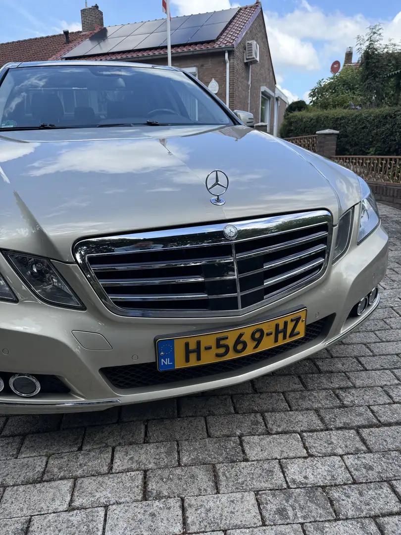 Mercedes-Benz E 350 mooie bom volle E 350 4 matic met panoramadak. Geel - 2