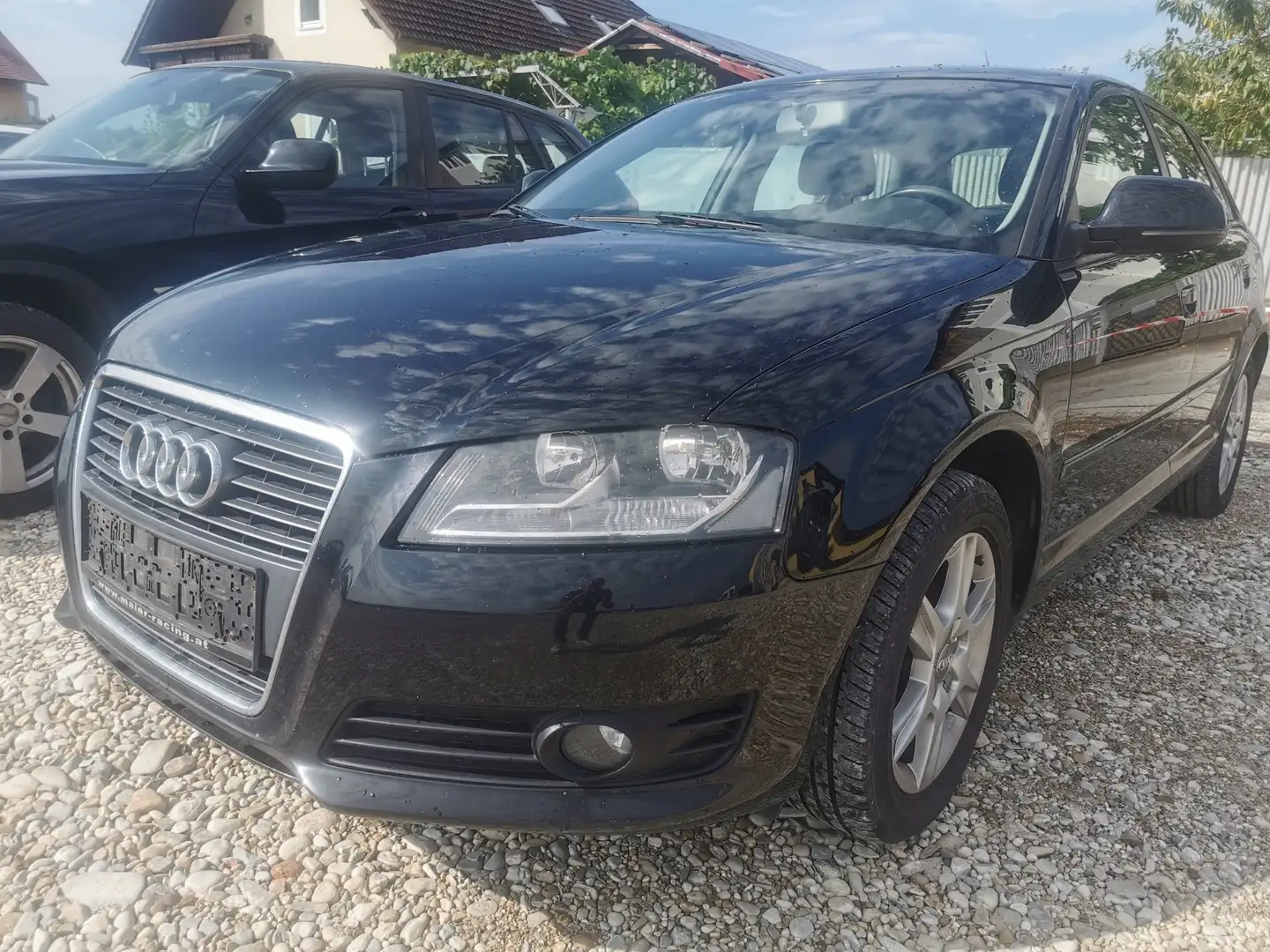 Audi A3 1.6 Attraction Schwarz - 1