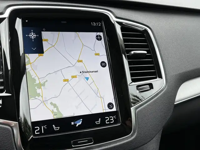 Volvo XC90 view 18