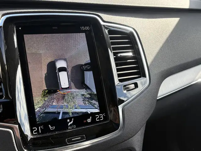 Volvo XC90 view 10