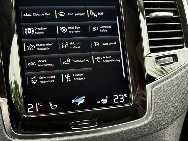 Volvo XC90 view 16