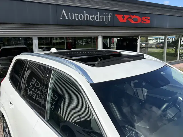 Volvo XC90 view 28