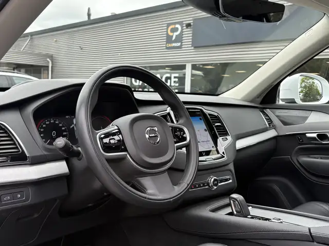 Volvo XC90 view 2