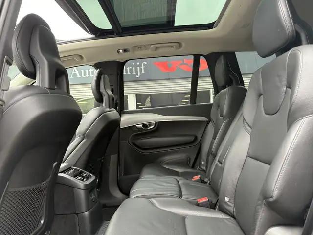 Volvo XC90 view 6