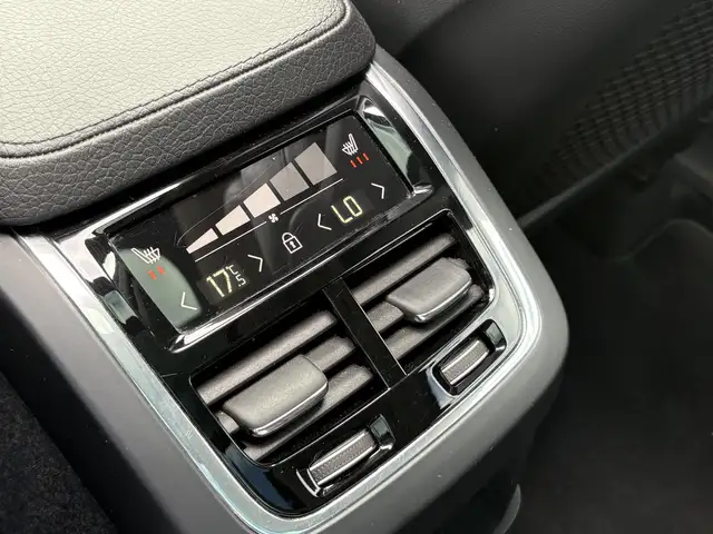 Volvo XC90 view 14