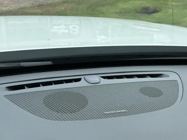 Volvo XC90 view 19