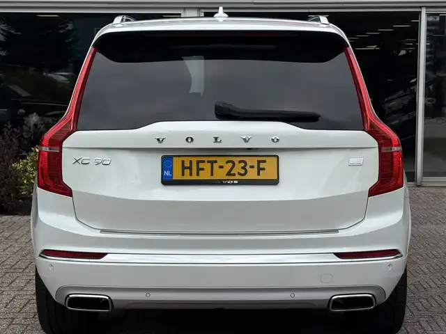 Volvo XC90 view 7