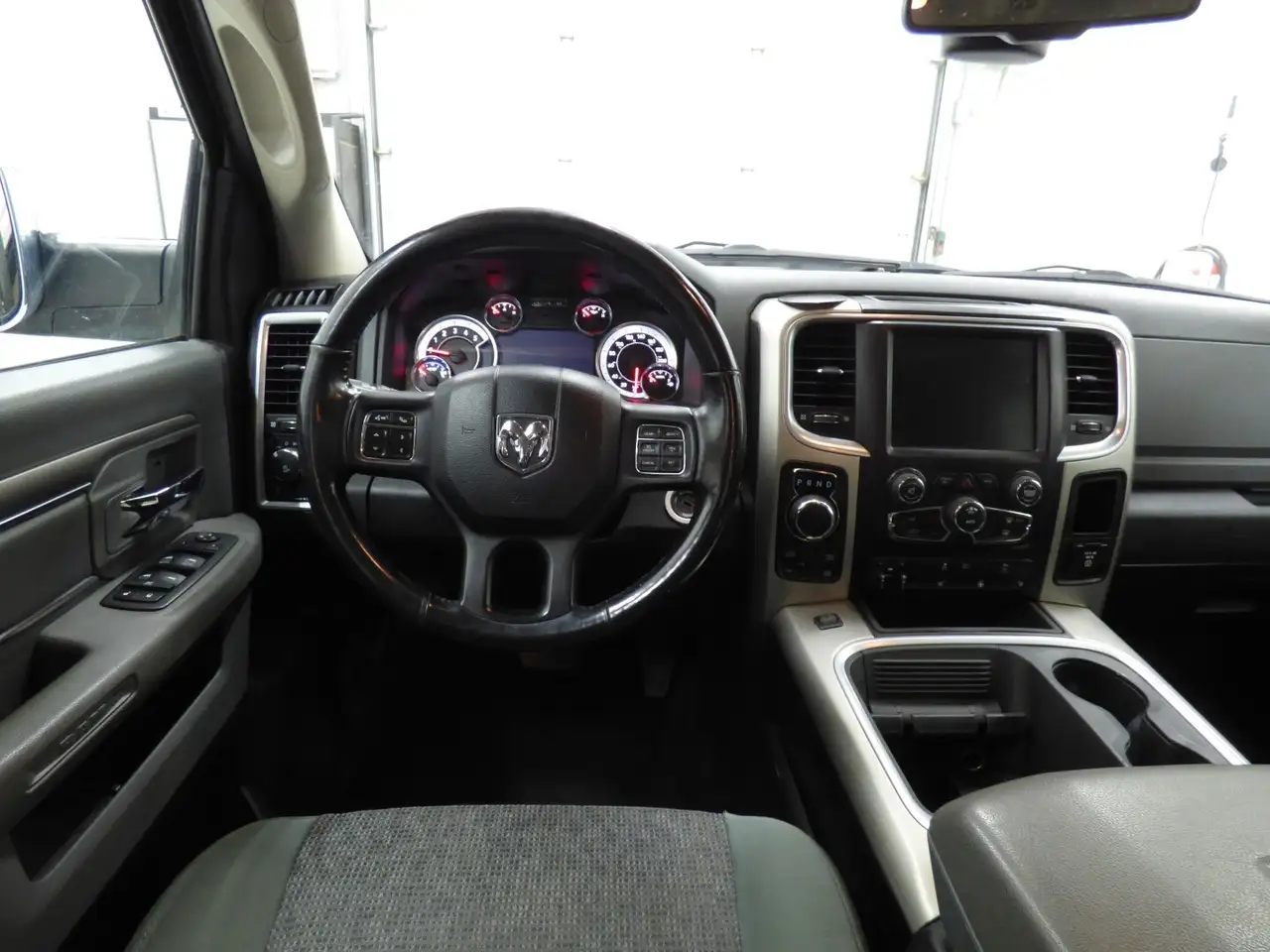 RAM 1500 снимка RAM 1500