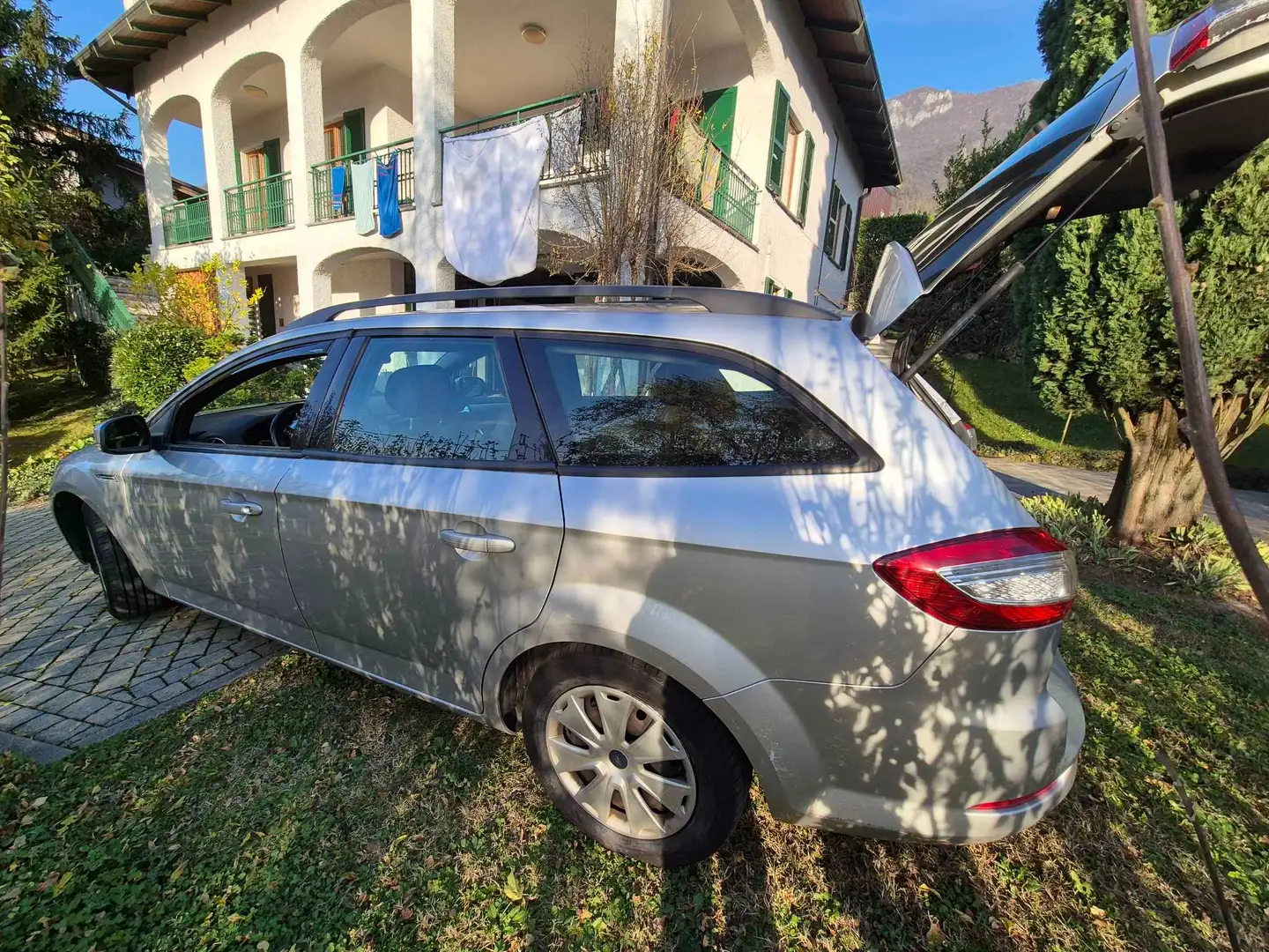 Ford Mondeo Mondeo III 2007 SW SW 2.0 tdci + c/radio 163cv Argento - 2