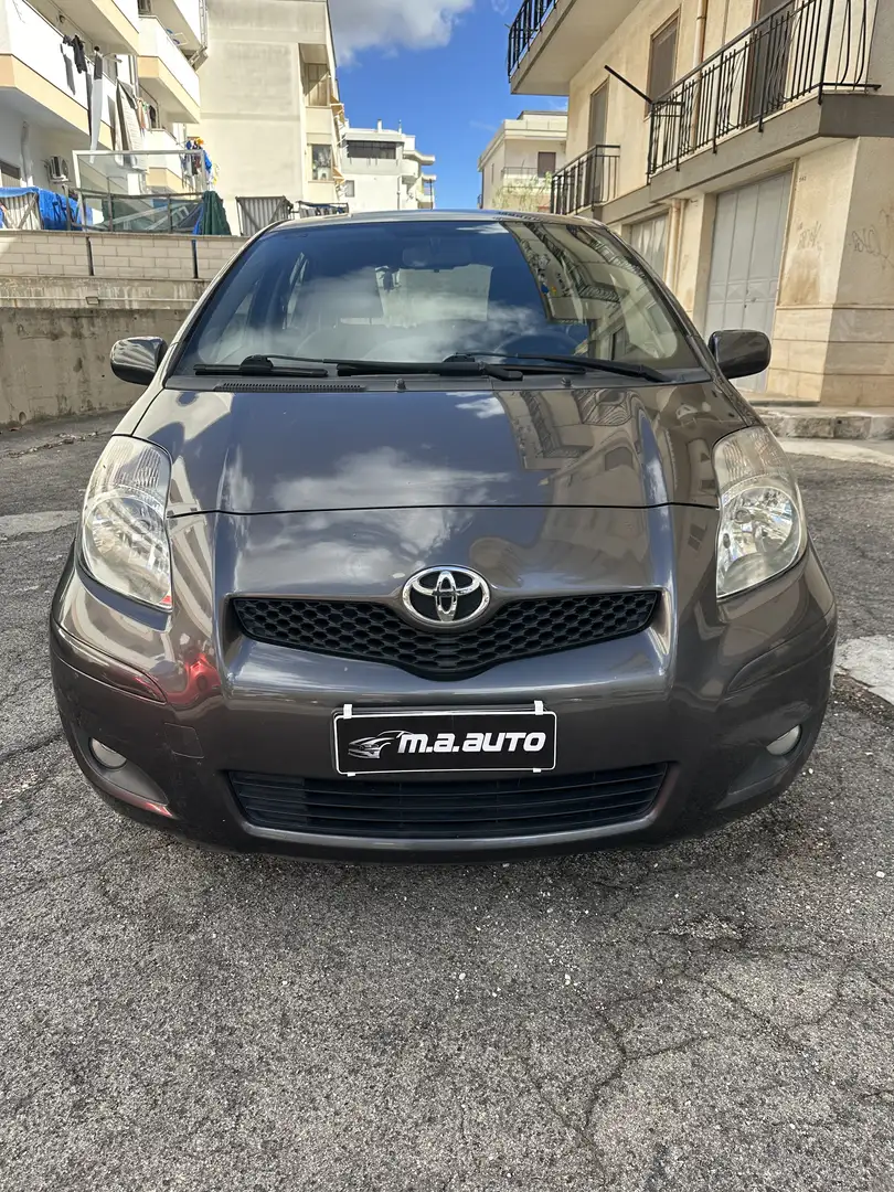 Toyota Yaris 5p 1.0 Expo c/clima - 2