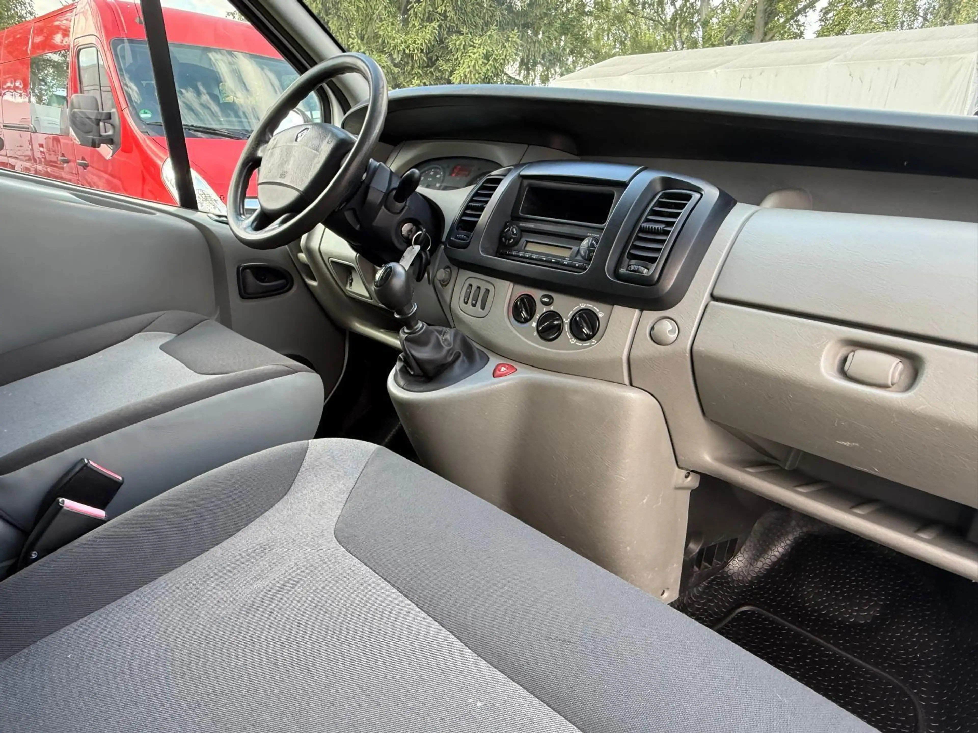 Renault Trafic 2.0 dCi//2.Hand//AHK//PDC//HU NEU// — photo 15