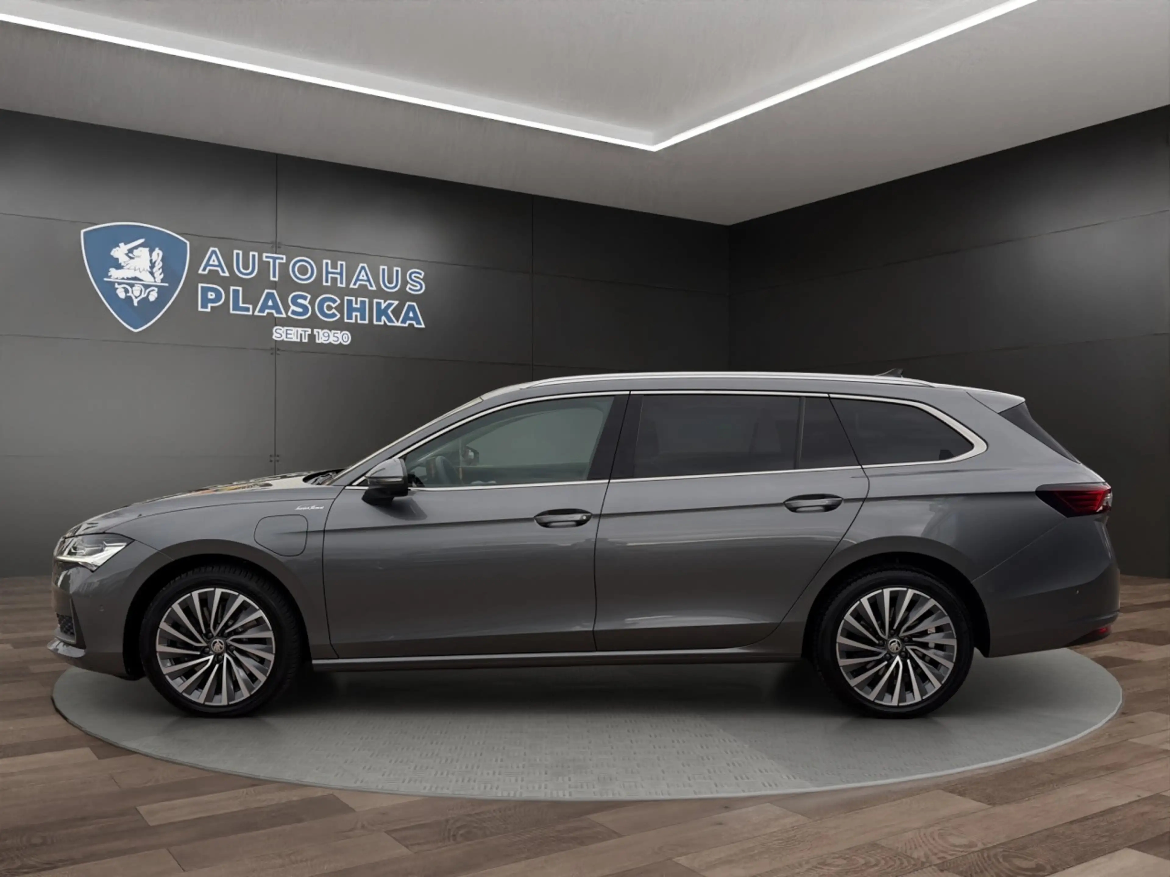 Skoda Superb Combi 1.5 TSI iV L&K ACC+HUD+CANTON+360 Klima — photo 8