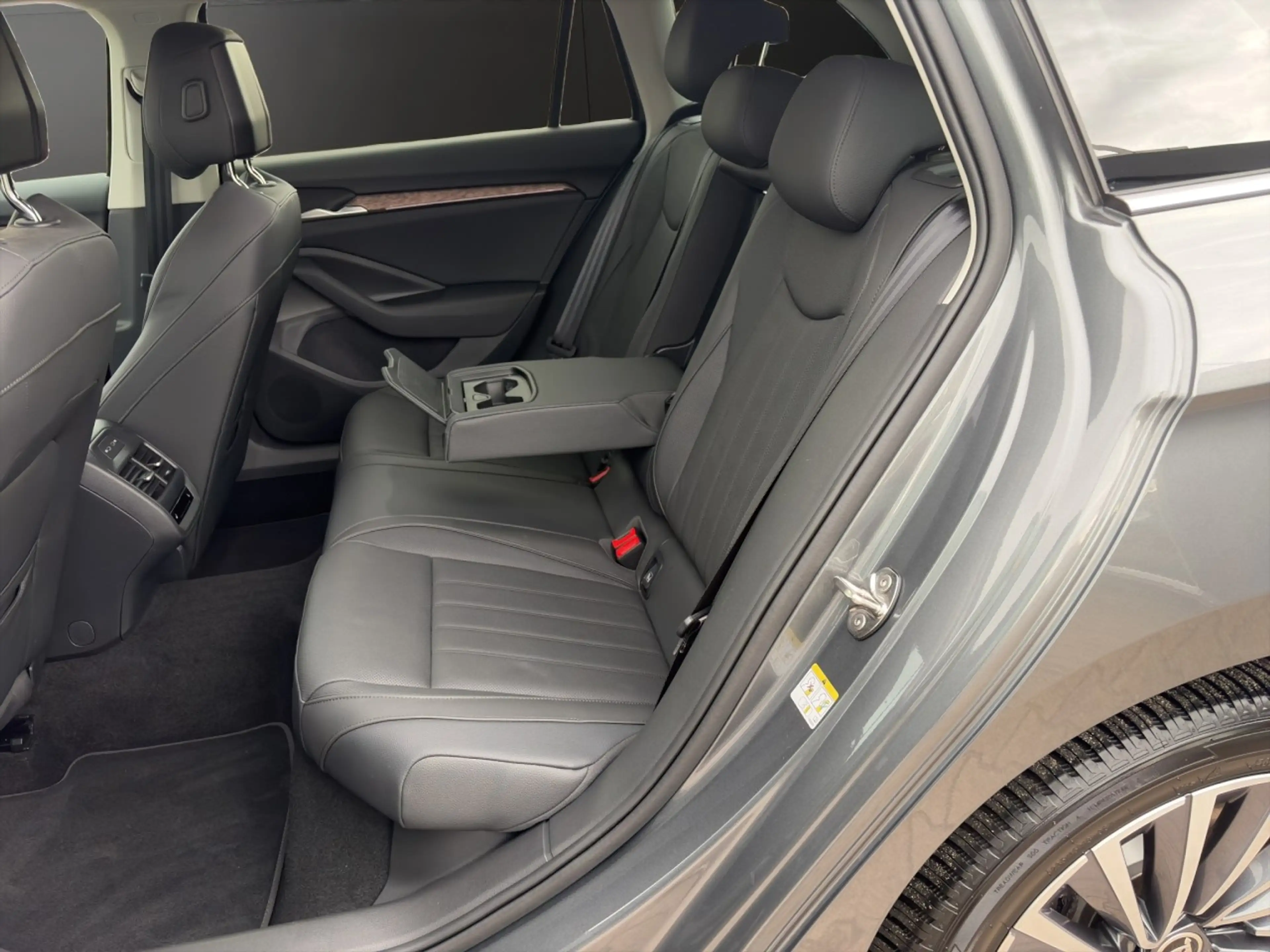 Skoda Superb Combi 1.5 TSI iV L&K ACC+HUD+CANTON+360 Klima — photo 12