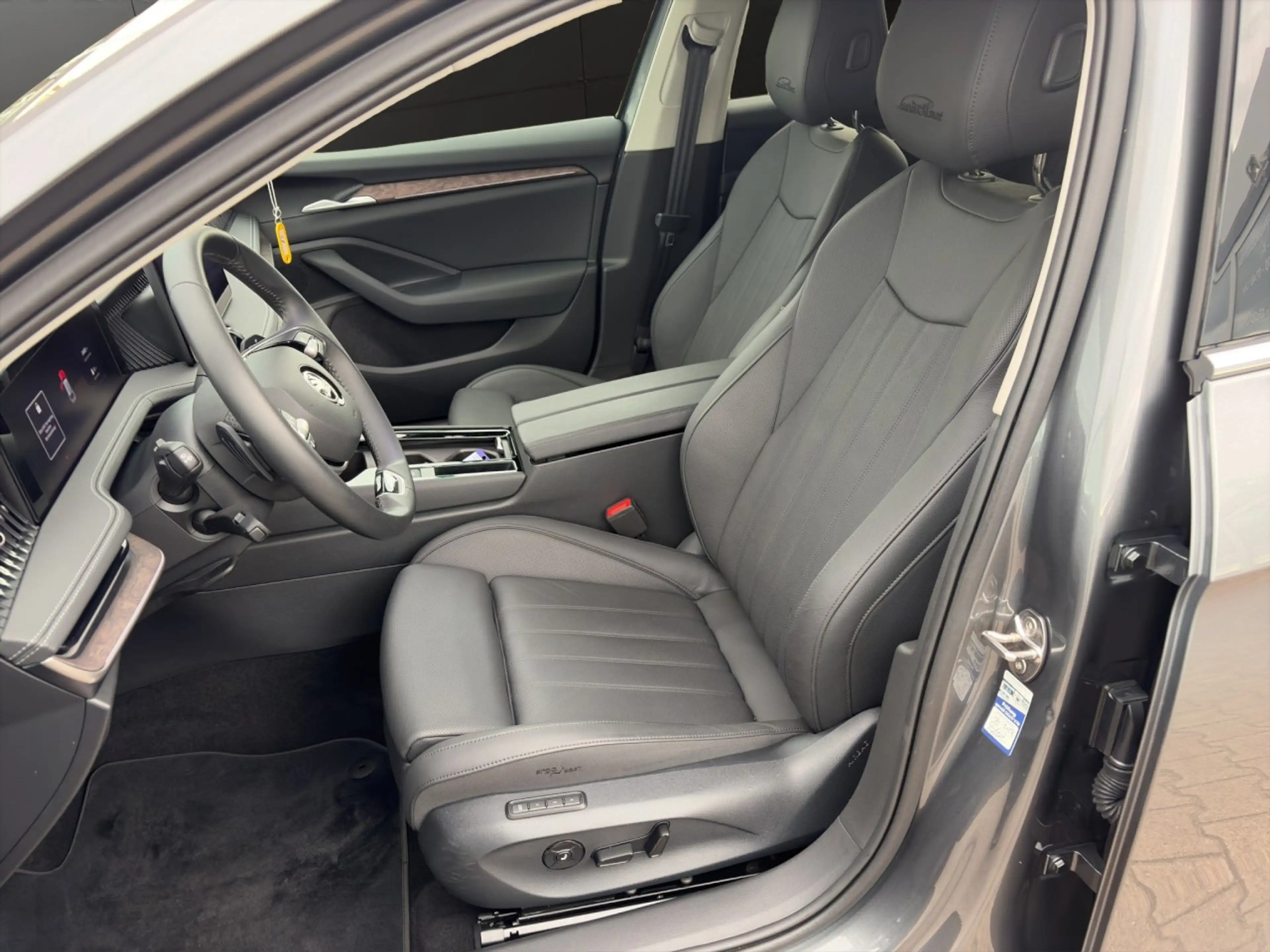 Skoda Superb Combi 1.5 TSI iV L&K ACC+HUD+CANTON+360 Klima — photo 11
