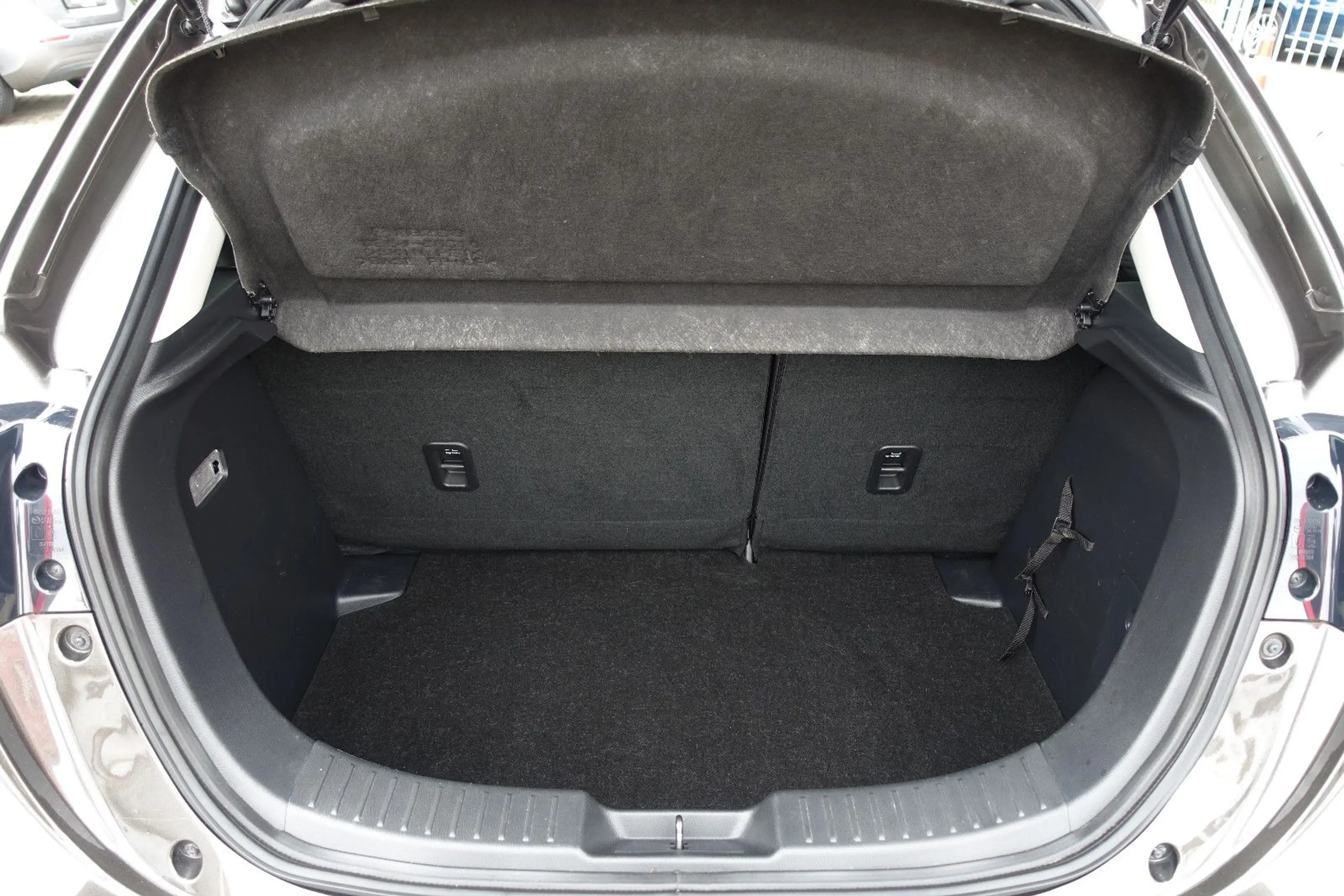 Mazda 2 Lim. Nakama*LED*Klima*Assist-Paket*Tempom*PDC* — photo 33