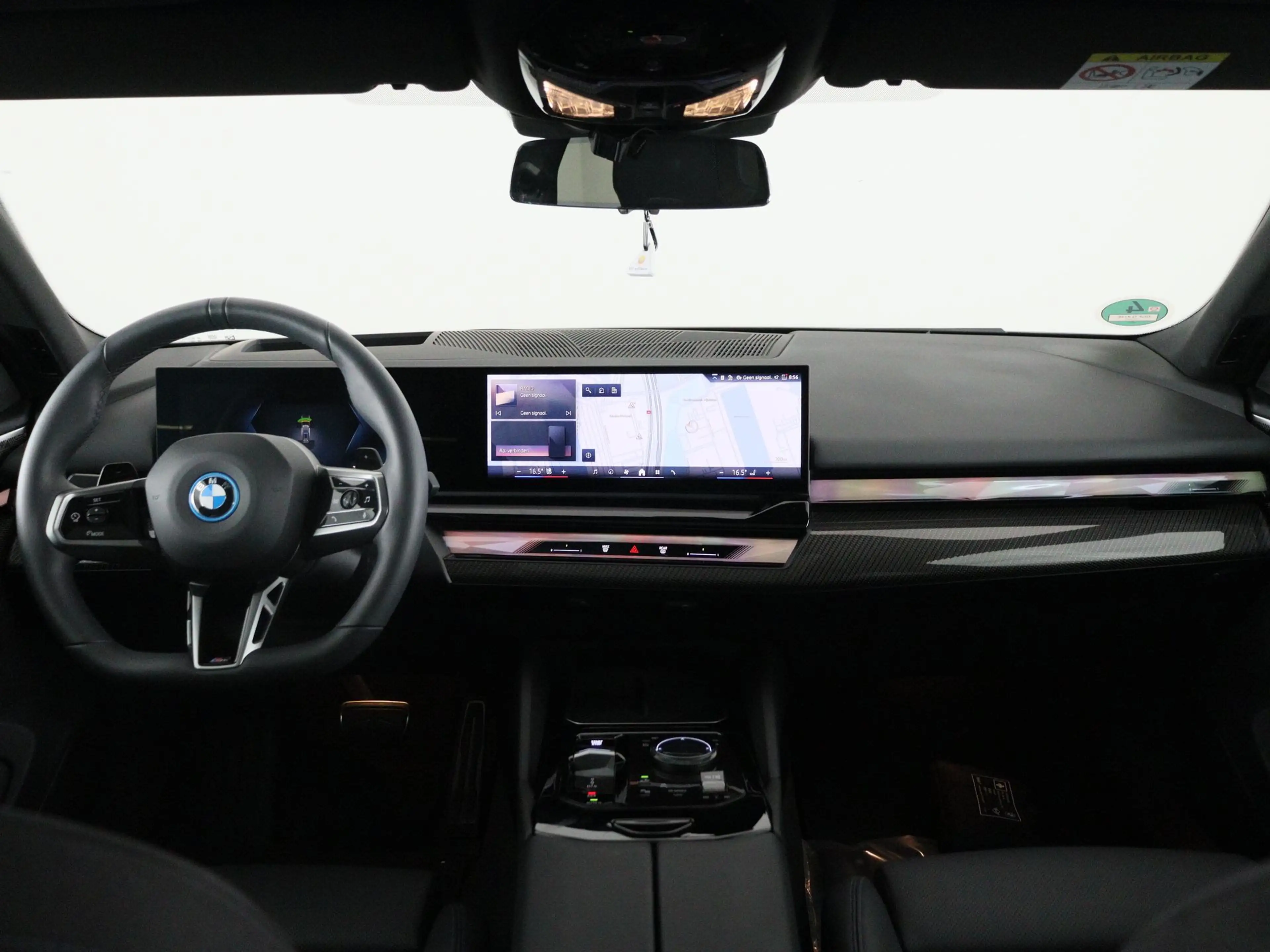 BMW 550 5 Serie 550e Touring xDrive — photo 15