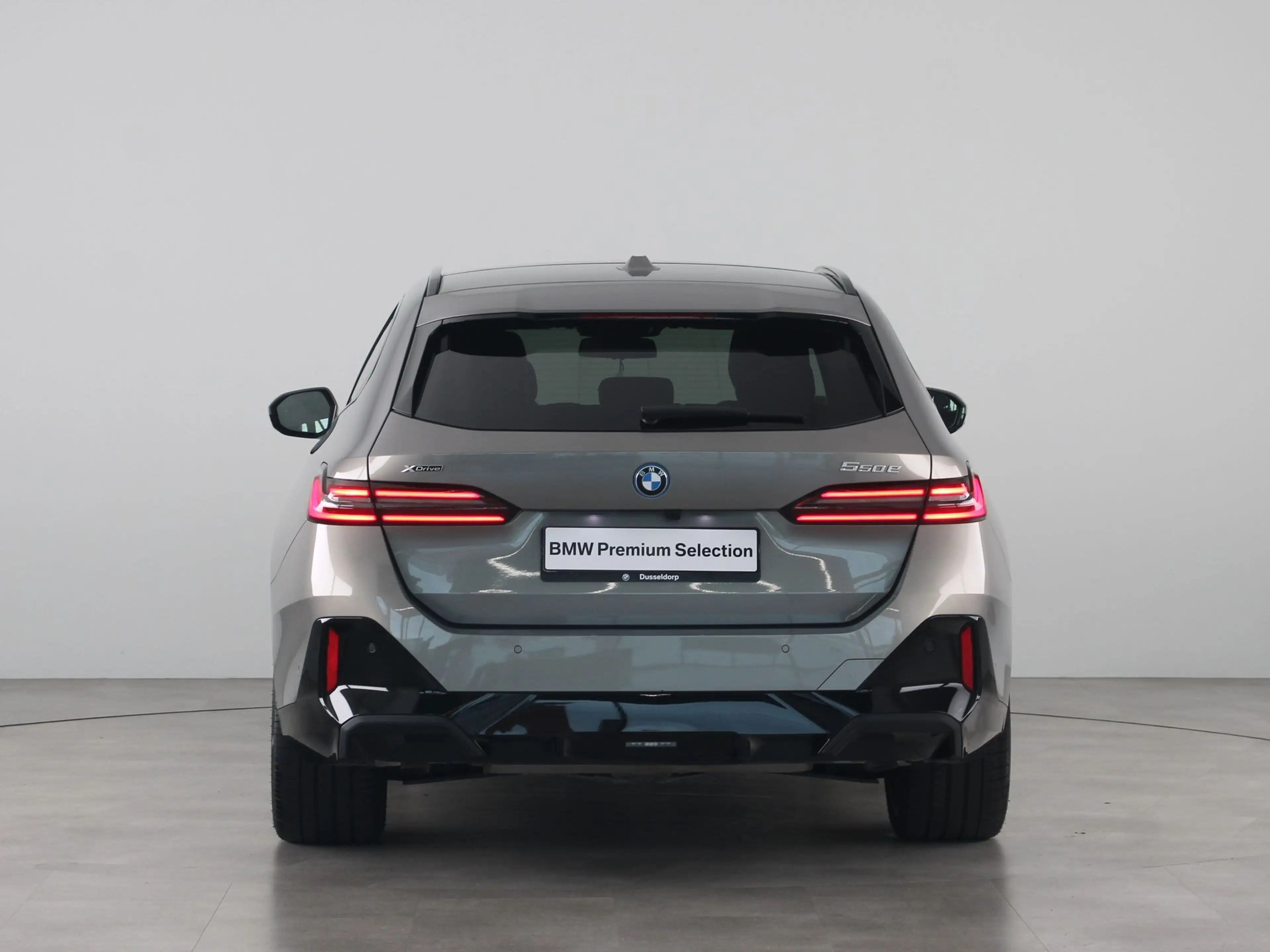 BMW 550 5 Serie 550e Touring xDrive — photo 12