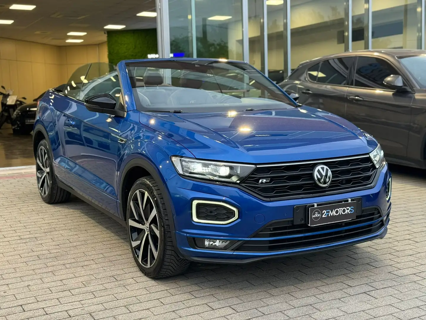 Volkswagen T-Roc Cabriolet 1.5 tsi R-Line dsg Blu/Azzurro - 1