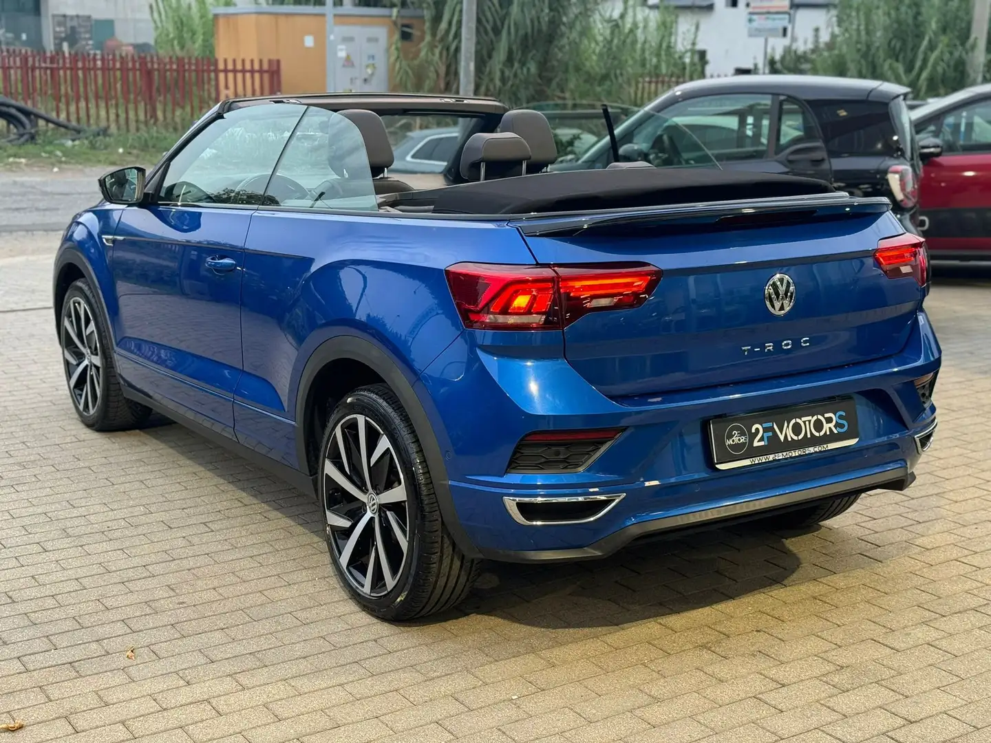 Volkswagen T-Roc Cabriolet 1.5 tsi R-Line dsg Blu/Azzurro - 2