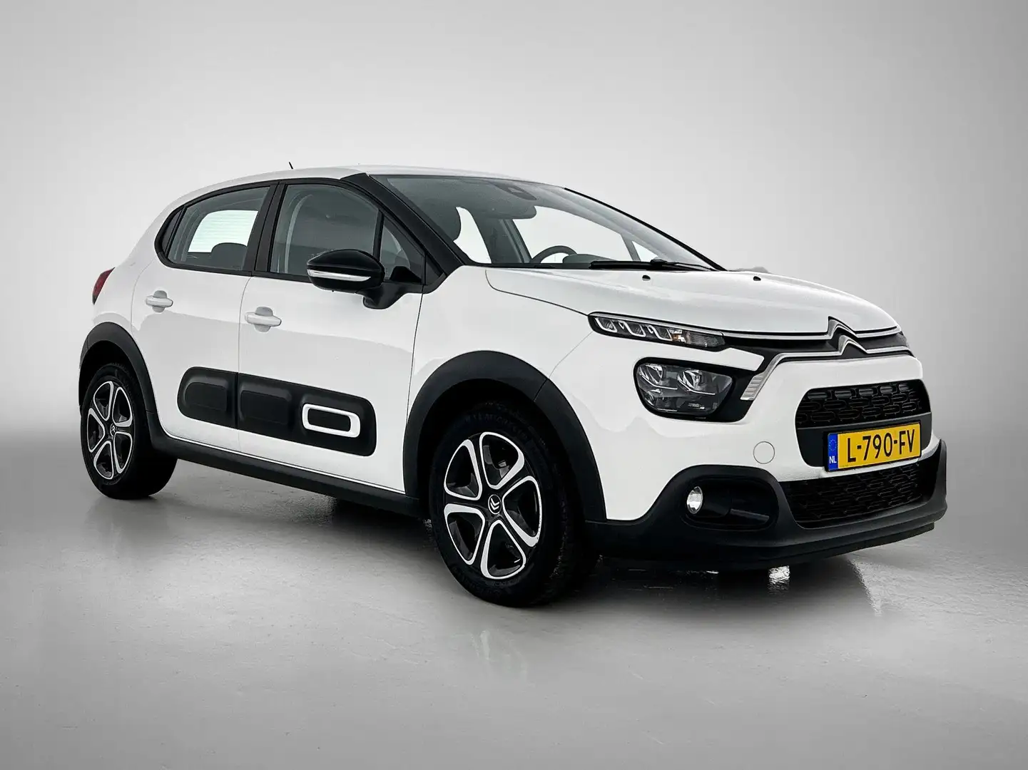 Citroen C3 Feel 110pk | Climate Control | Navigatie | Cruise Wit - 2