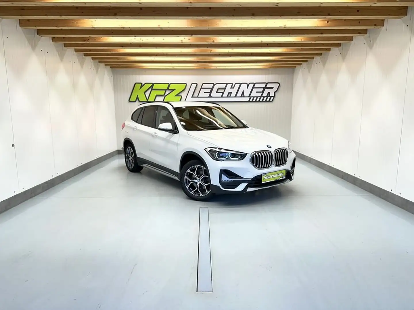 BMW X1 xDrive18d Aut. ''xLine'' AHK*NAVI*HEADUP*DAB*SHZ Weiß - 1