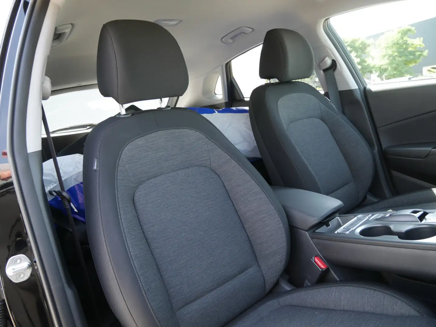 Hyundai KONA Trend Elektro 2WD *8fach bereift* ACC Schwarz - 2