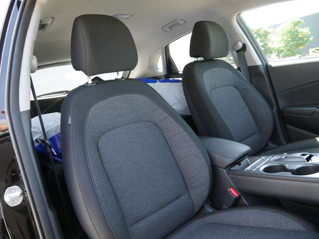Hyundai KONA Trend Elektro 2WD *8fach bereift* ACC