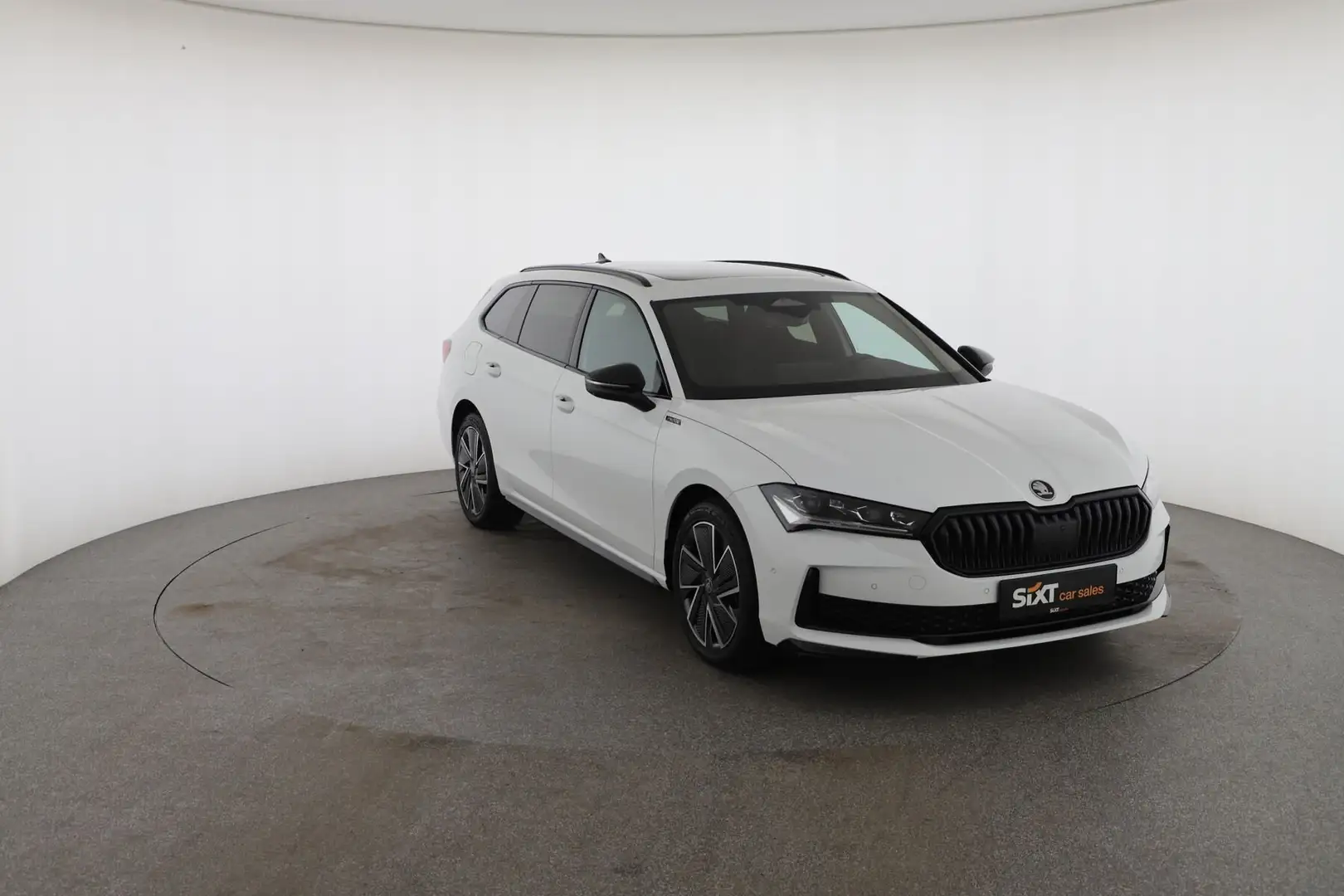 Skoda Superb Combi PHEV Sportline|AHK|ACC|Headup|Pano Weiß - 1