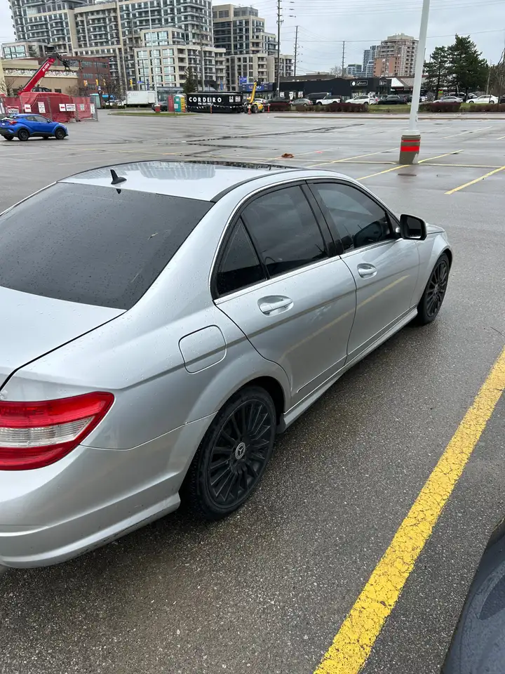 Mercedes-Benz C-Class снимка Mercedes-Benz C-Class