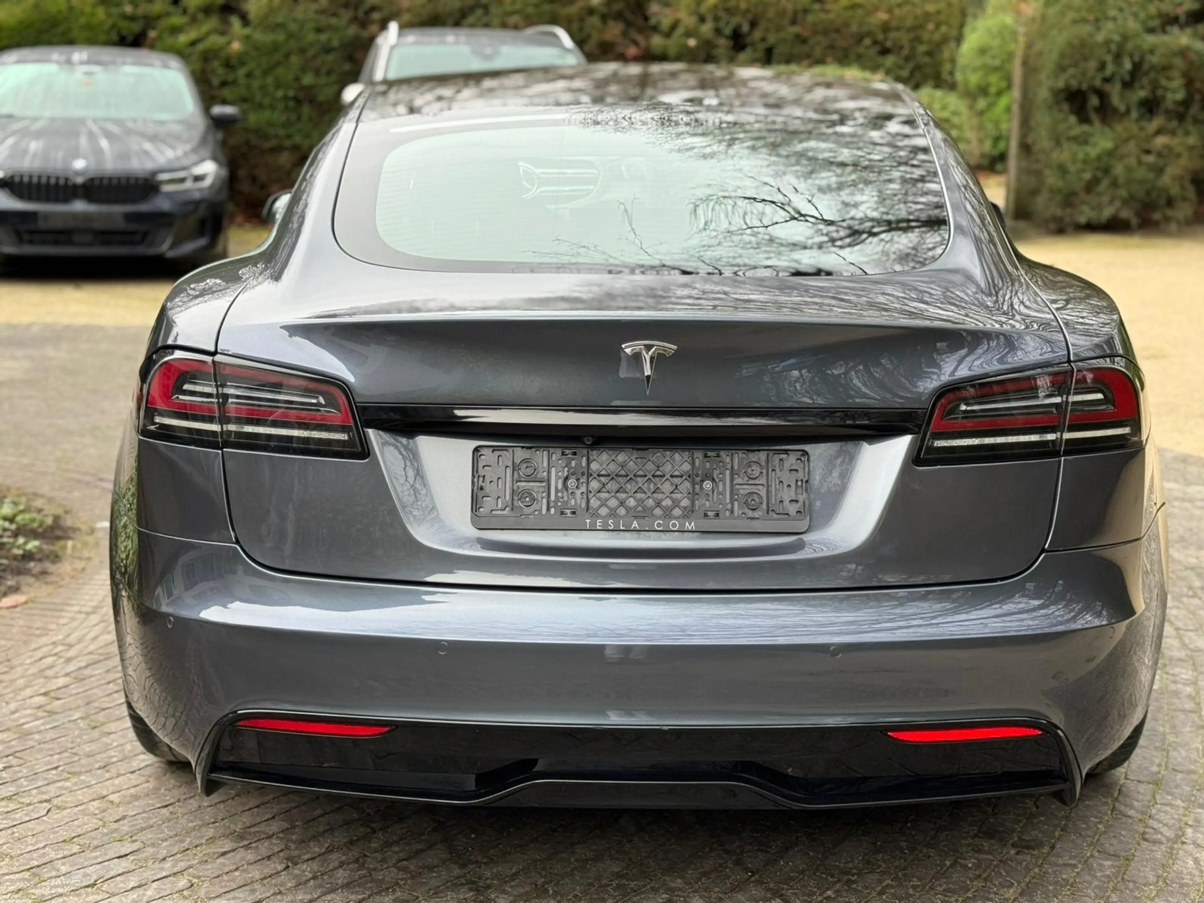 Tesla Model S LONG RANGE DUAL MOTOR - YOKE - AP - PANO Facelift — photo 8