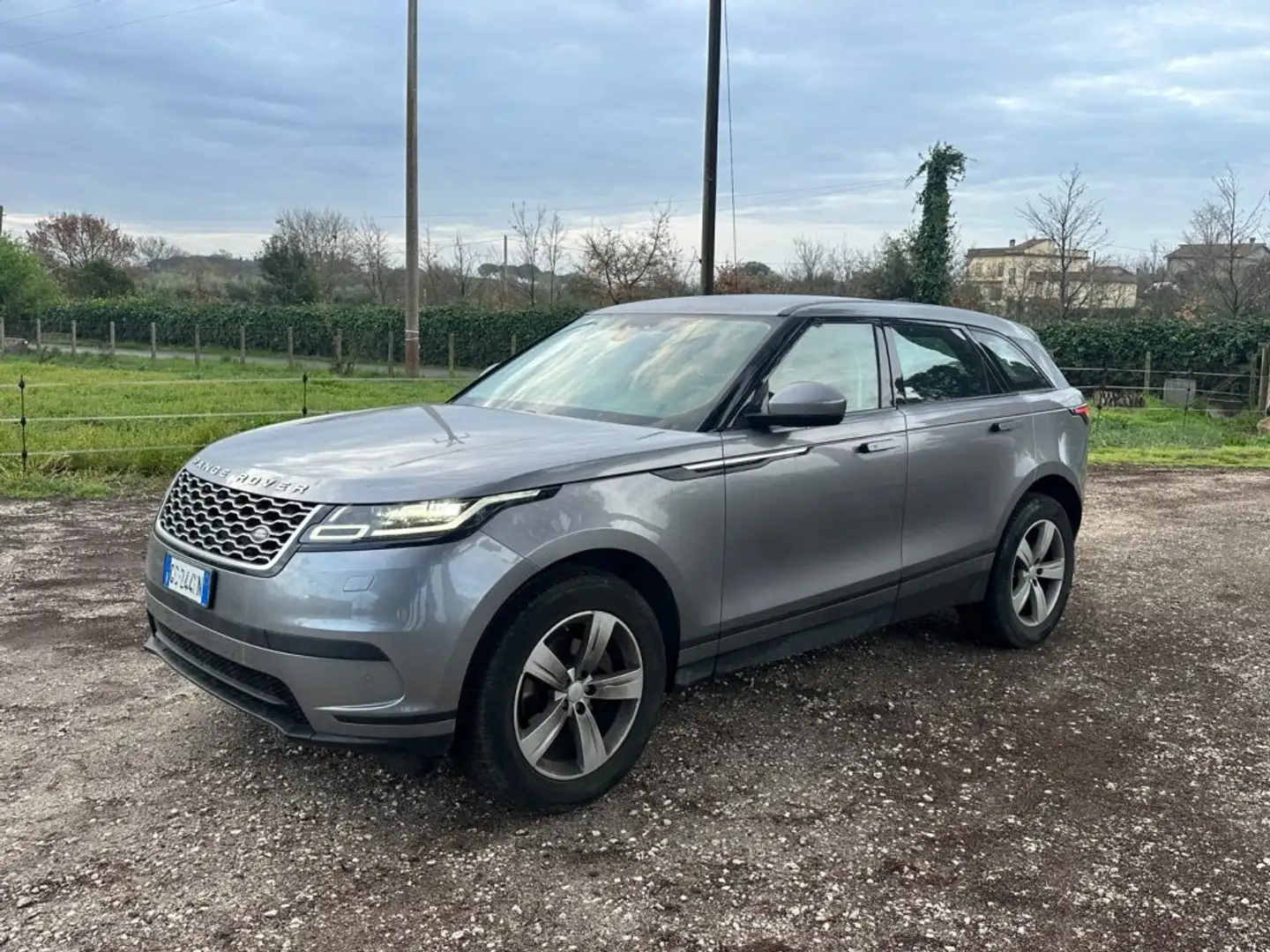 Land Rover Range Rover Velar 2.0D I4 180 CV R-Dynamic S Grigio - 1