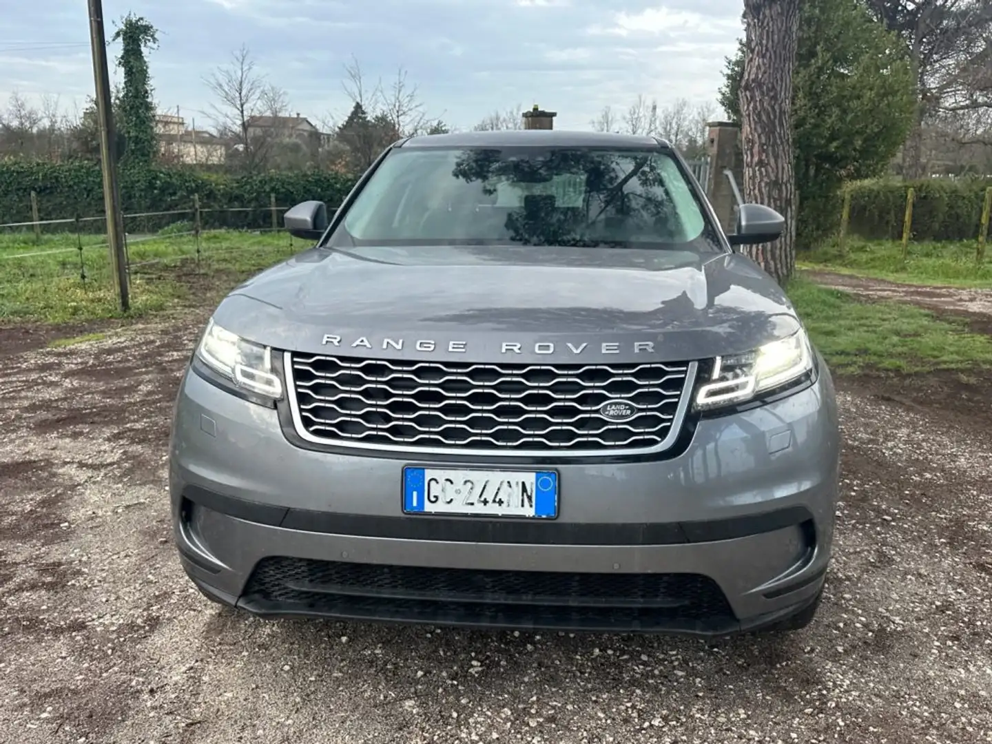 Land Rover Range Rover Velar 2.0D I4 180 CV R-Dynamic S Grigio - 2