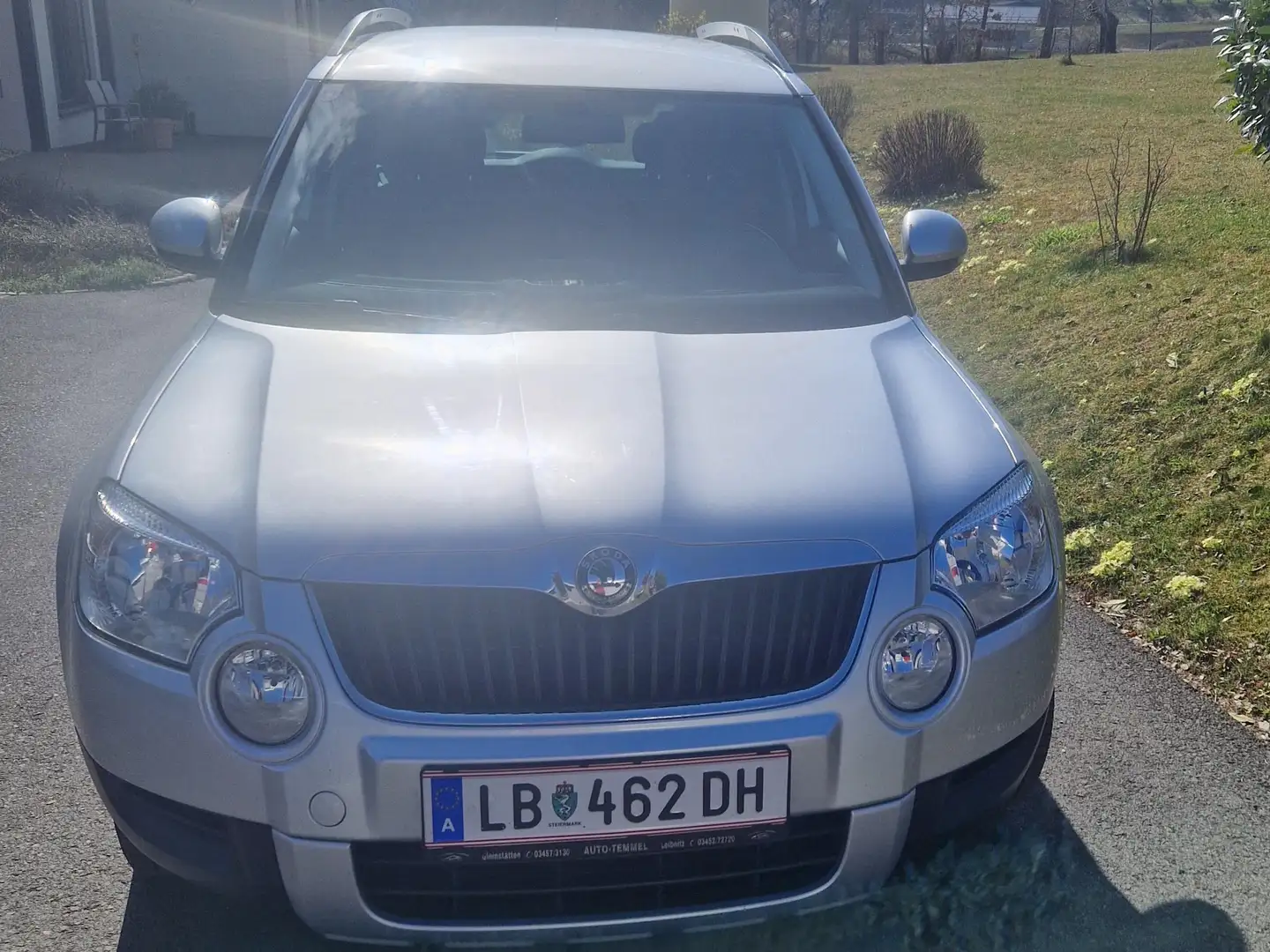 Skoda Yeti Yeti 4x4 Active 2,0 TDI CR Active Silber - 1