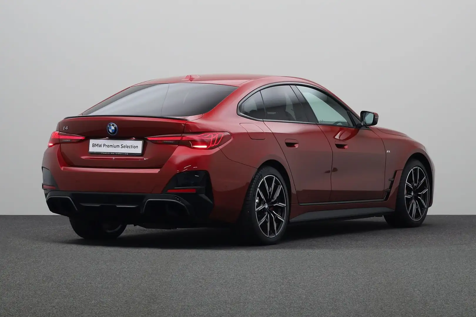 BMW i4 eDrive35 70 kWh M-Sport Edition | Harman Kardon | Red - 2