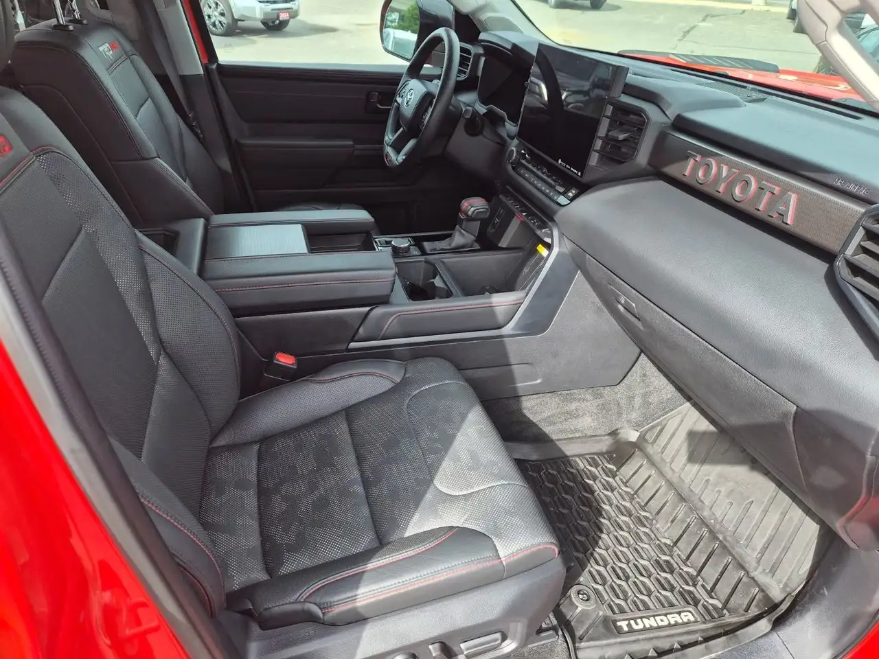 Toyota Tundra снимка Toyota Tundra