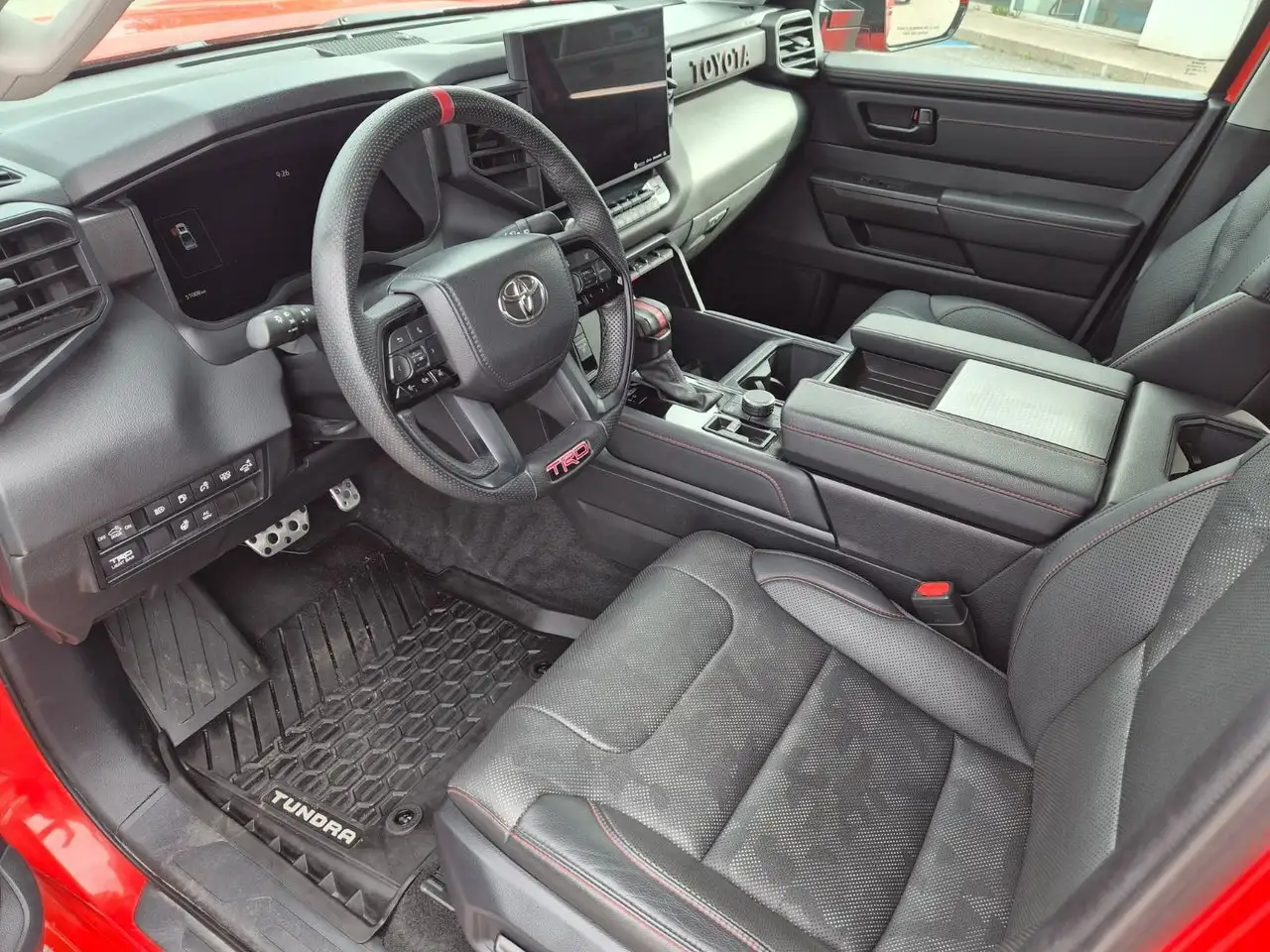Toyota Tundra снимка Toyota Tundra