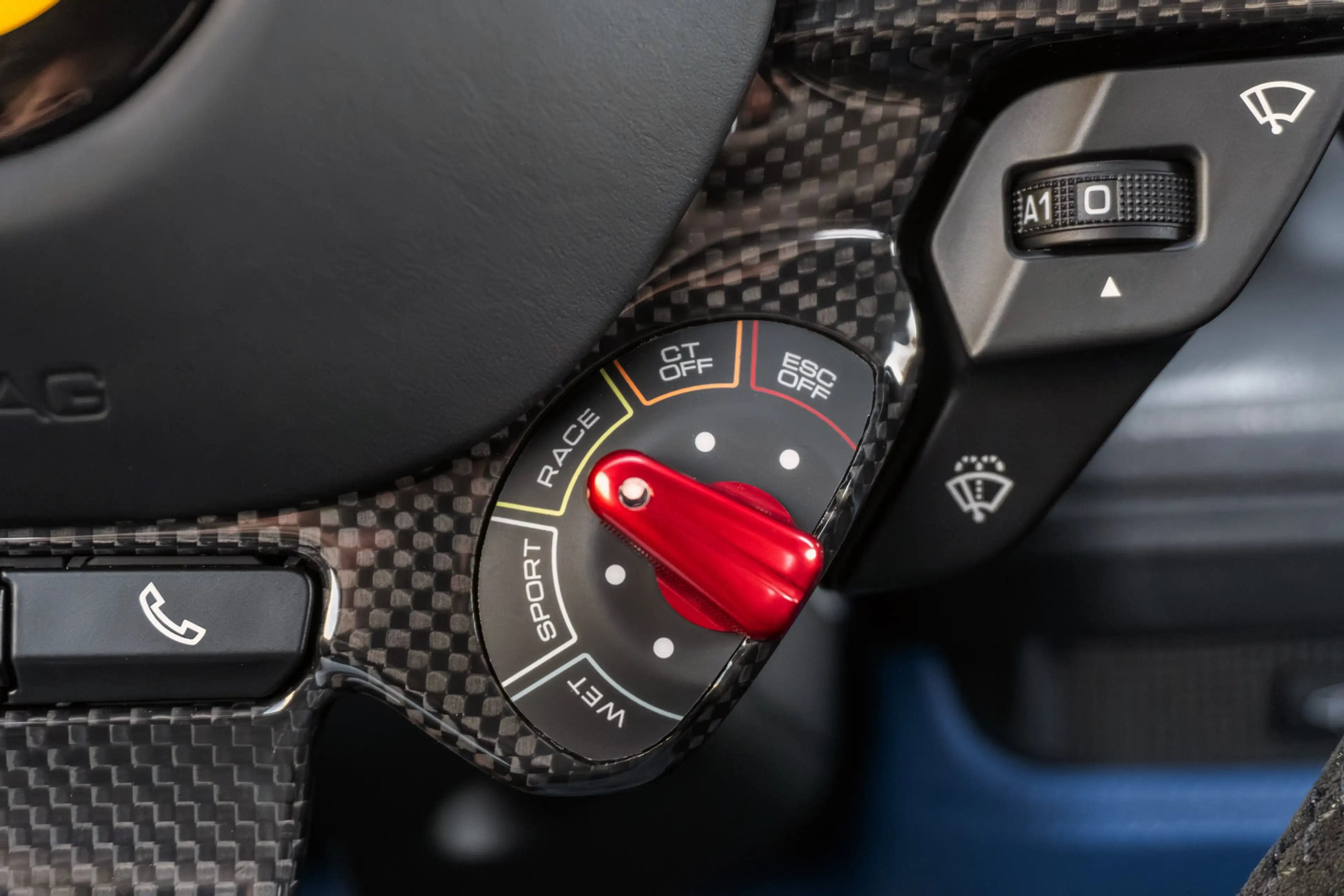 Ferrari F8 Tributo - Grigio Libano - Tailor Made - Extremely unique — photo 12