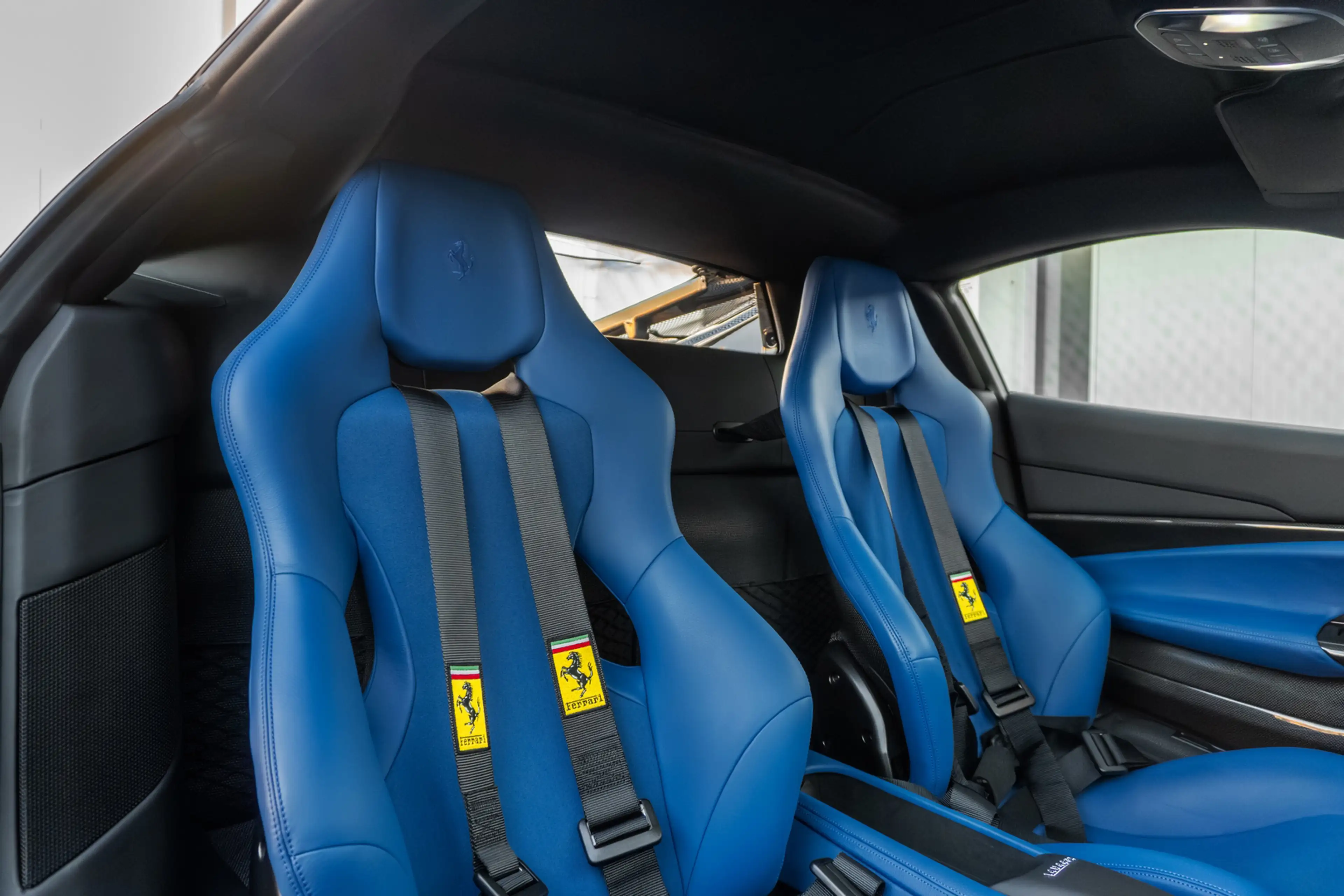 Ferrari F8 Tributo - Grigio Libano - Tailor Made - Extremely unique — photo 4