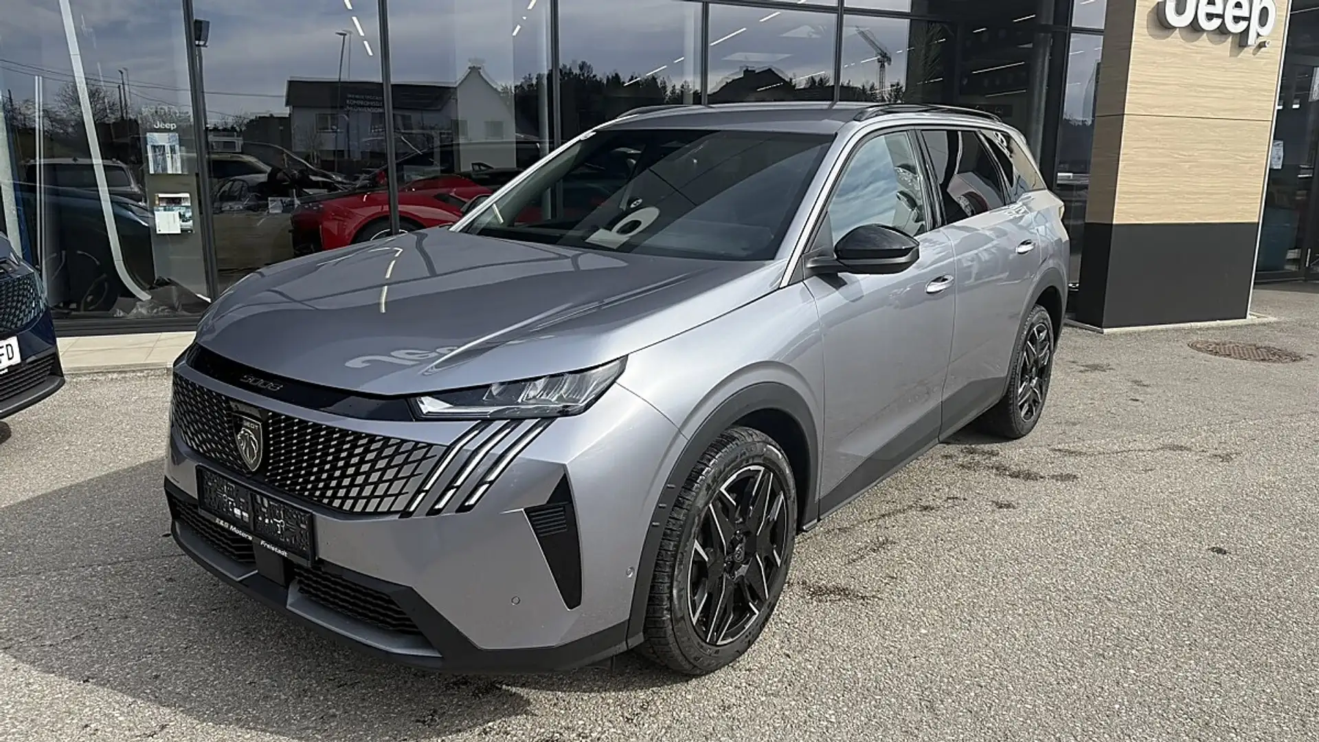 Peugeot 5008 mHEV 145 e-DCS6 Aut. Grau - 1