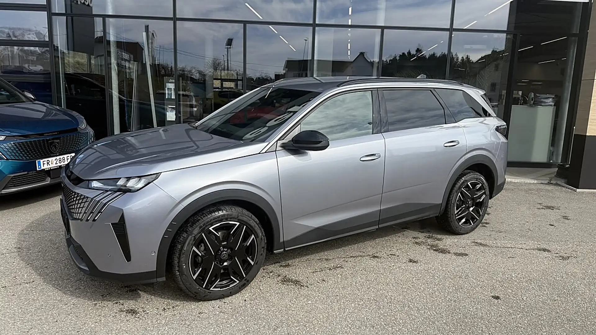 Peugeot 5008 mHEV 145 e-DCS6 Aut. Grau - 2