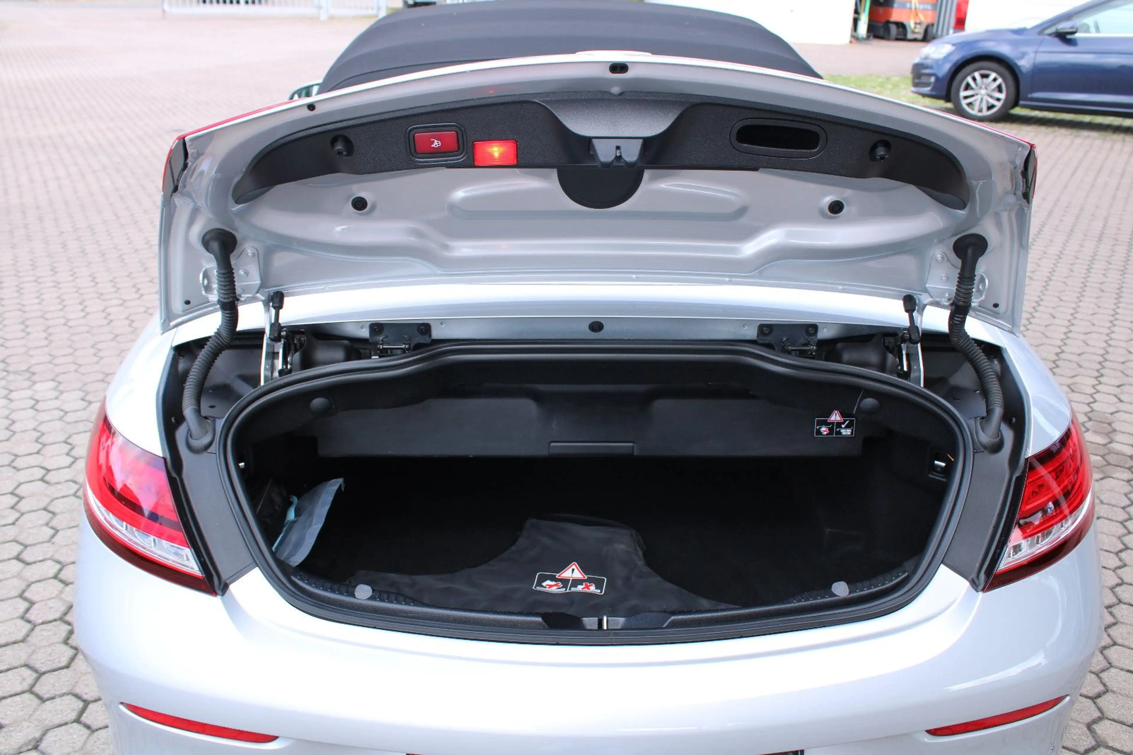 Mercedes-Benz C 200 Cabrio,AMG-Line,LED,Distronic,Sitzbelüftu. — photo 11