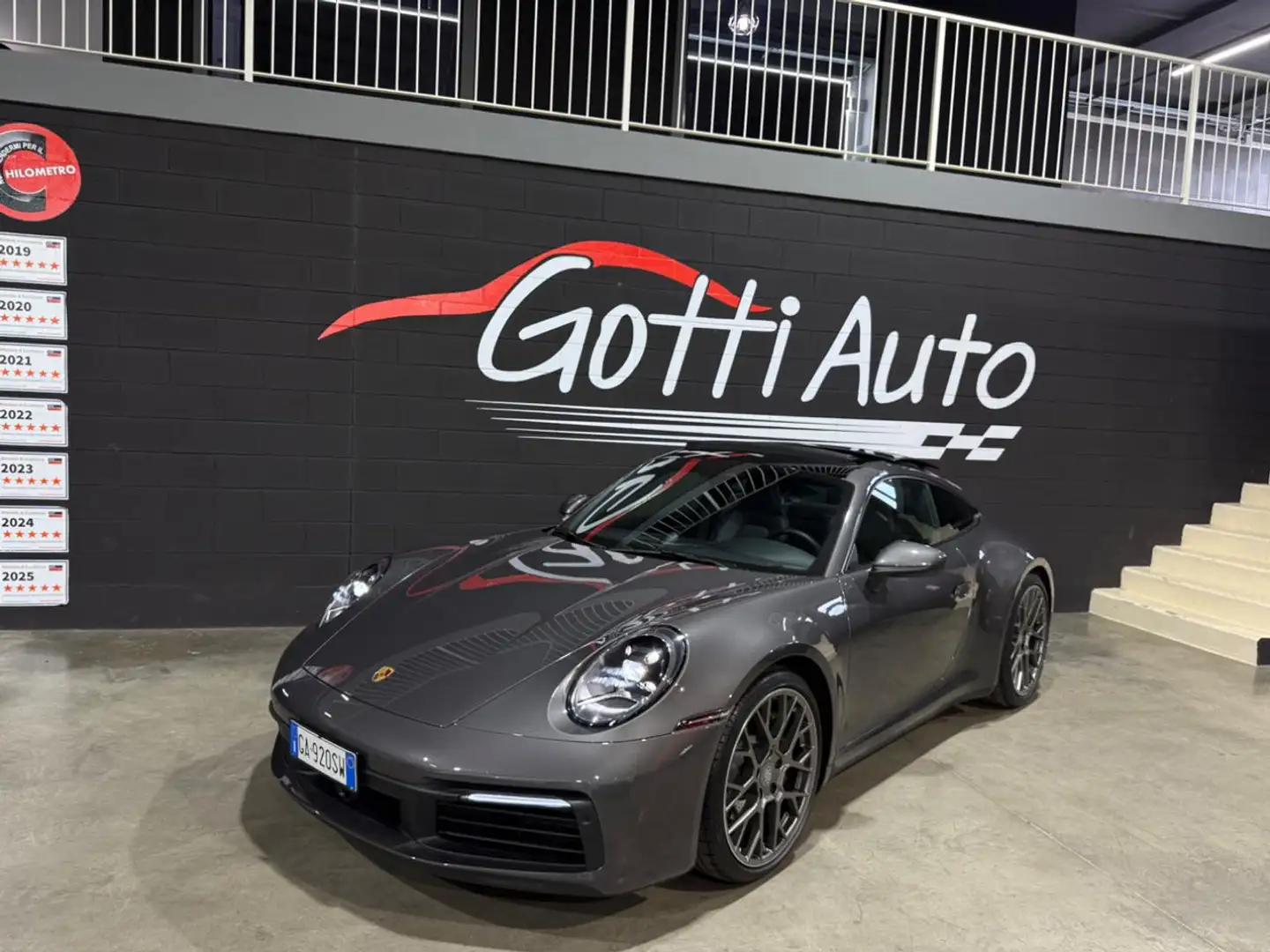 Porsche 911 992 4 PORSCHE APPROVED 04/26 IVA ESPOSTA Grijs - 1