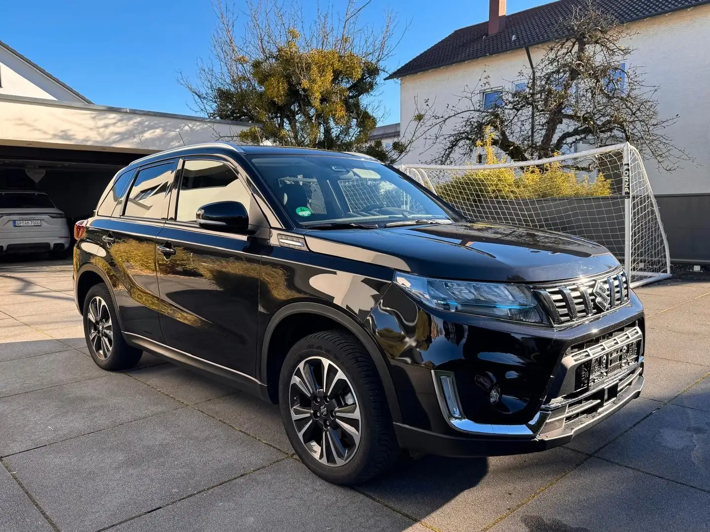Suzuki Vitara 1.5 Hybrid**CAM/ACC/AHK/LED/PANO** Schwarz - 2