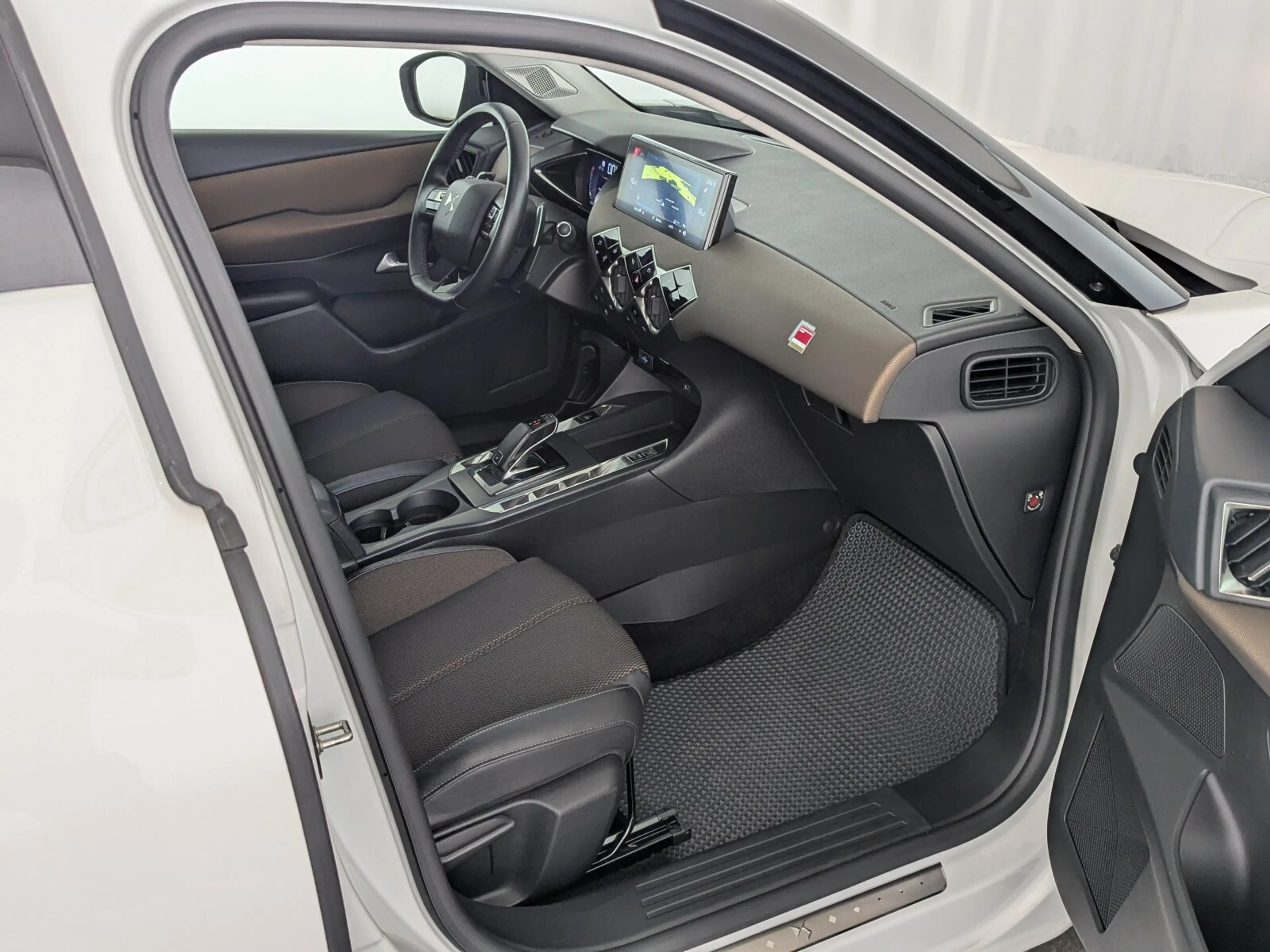 DS Automobiles DS 3 Crossback 3 Crossback 1.2 PureTech 155 So Chic NAVI+SHZ+ — photo 13