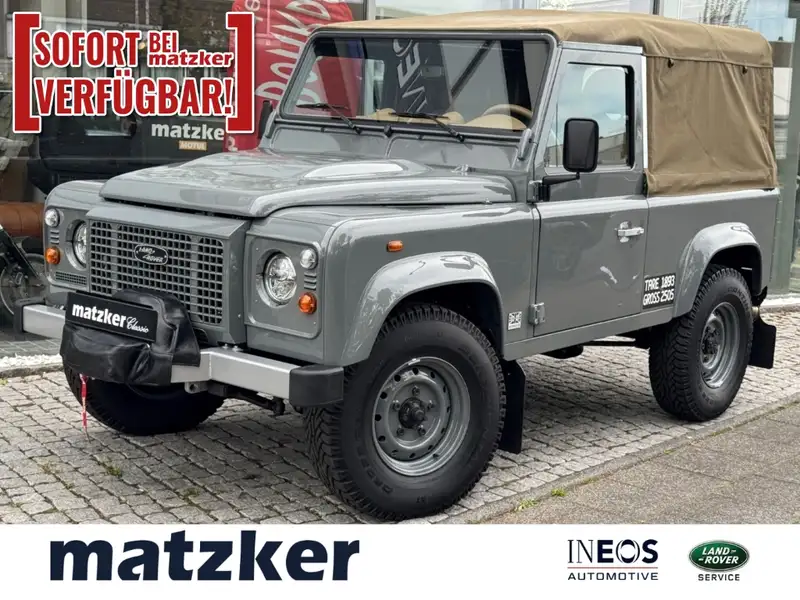 LAND ROVER Defender