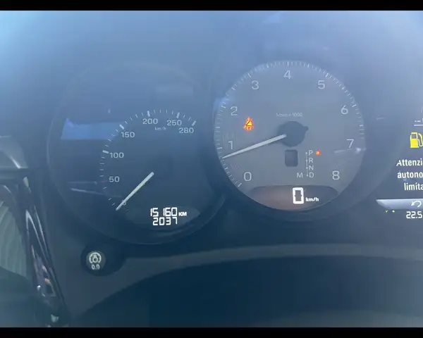 Porsche Macan view 12