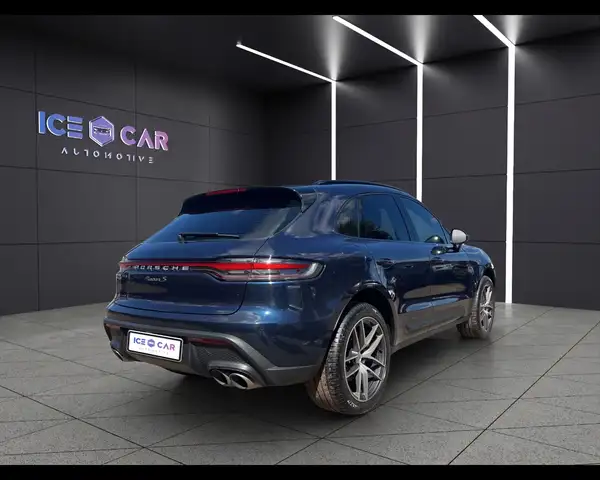 Porsche Macan view 5