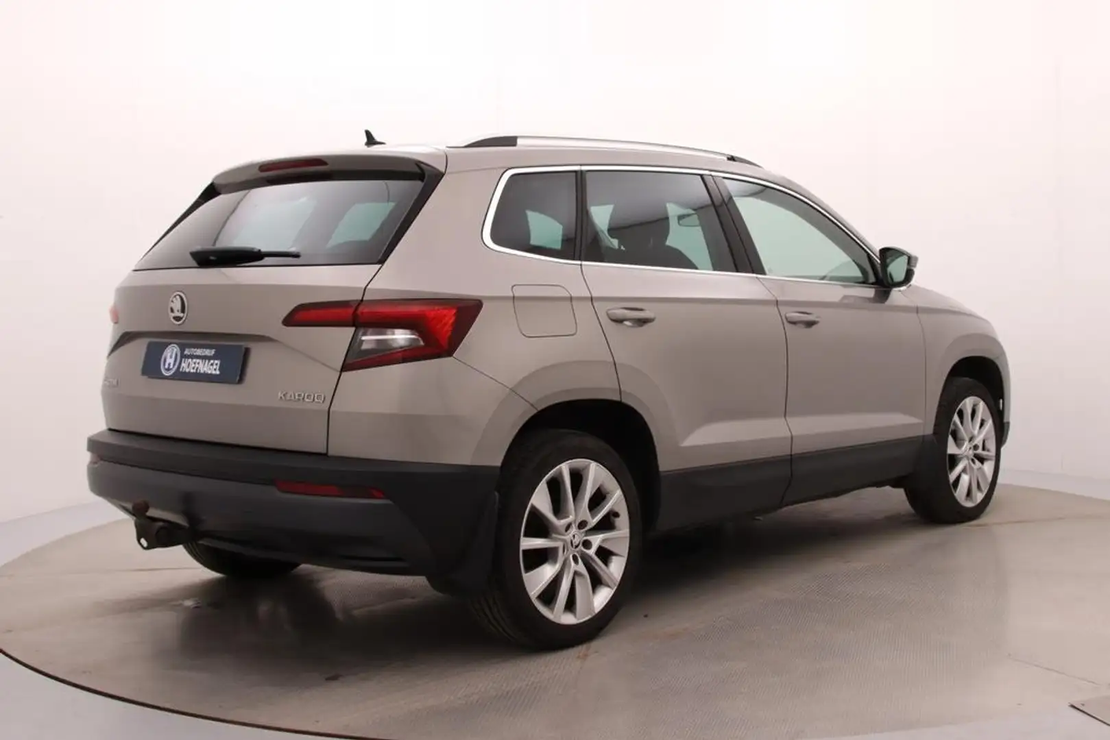 Skoda Karoq 1.5 TSI ACT Style | Adaptive cruise control | Stoe Grijs - 2