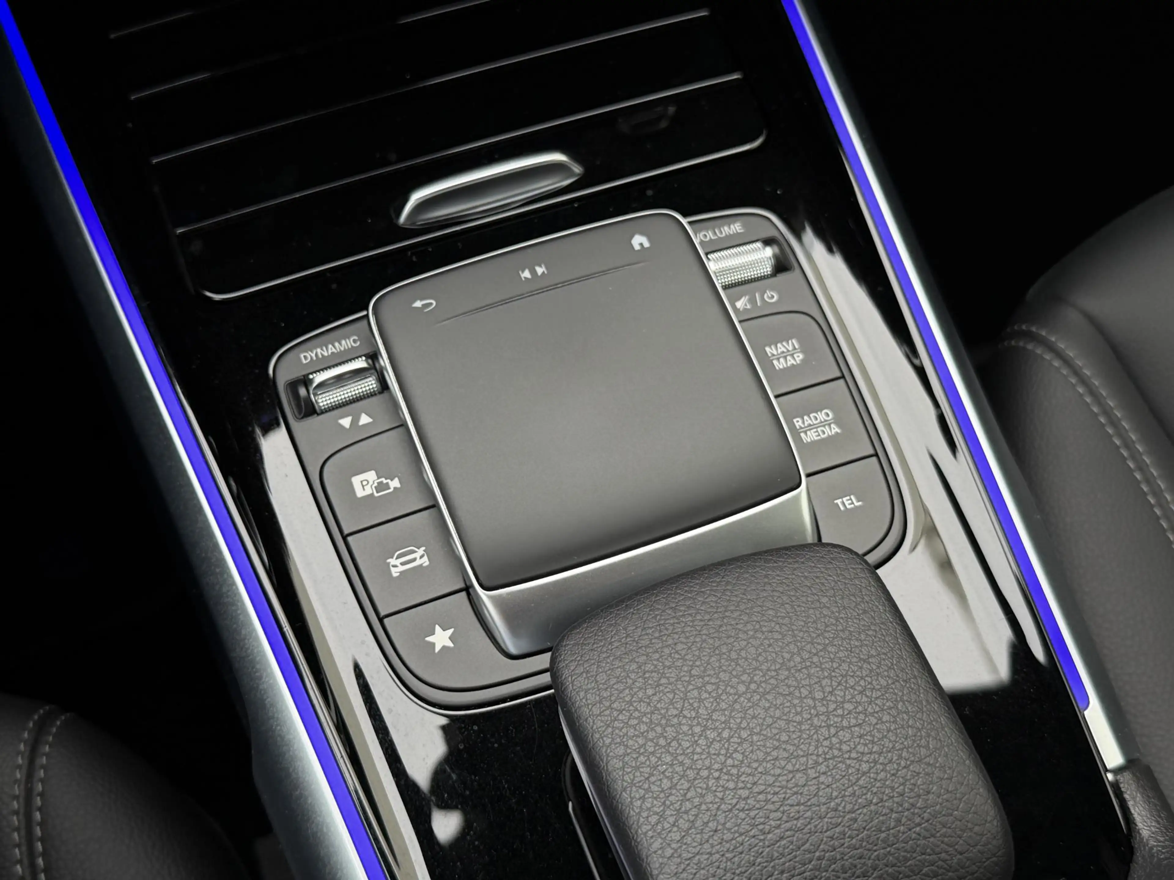 Mercedes-Benz EQB 250 Business Line 67 kWh | NL-Auto/Carplay/Privacy Gla — photo 46