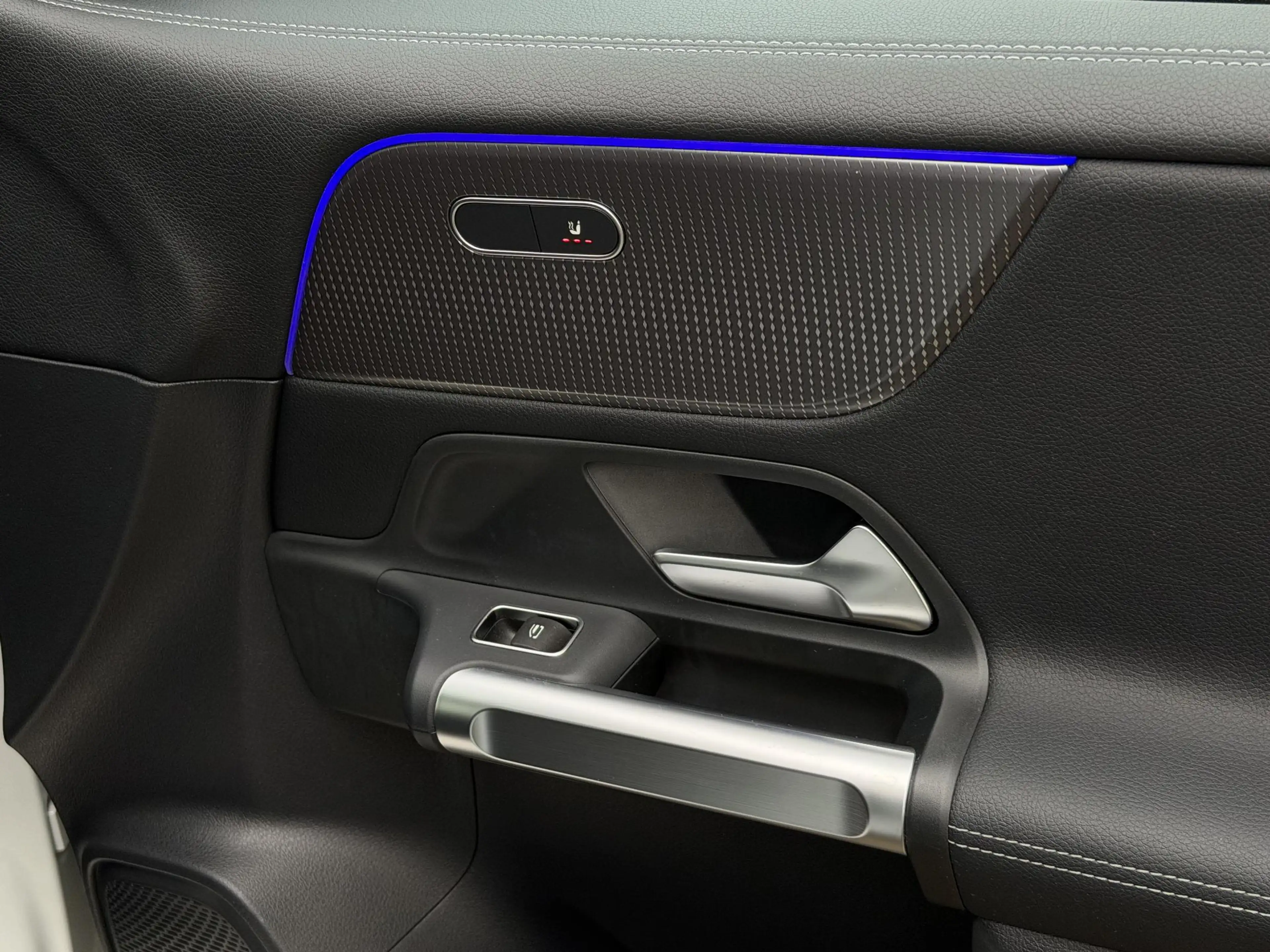 Mercedes-Benz EQB 250 Business Line 67 kWh | NL-Auto/Carplay/Privacy Gla — photo 42